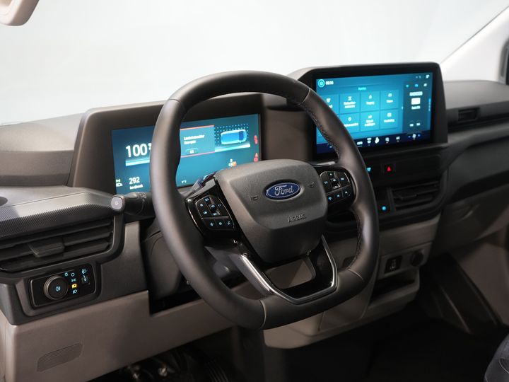 Ford E-Transit Custom Vans 65 кВт/год L2 330 км WLTP LED/ Підлоговий обігрівач/ Швидка зарядка/ 2.3т буксирний пристрій/ Carplay/ Клімат/ Камера/ PDC/ Круїз