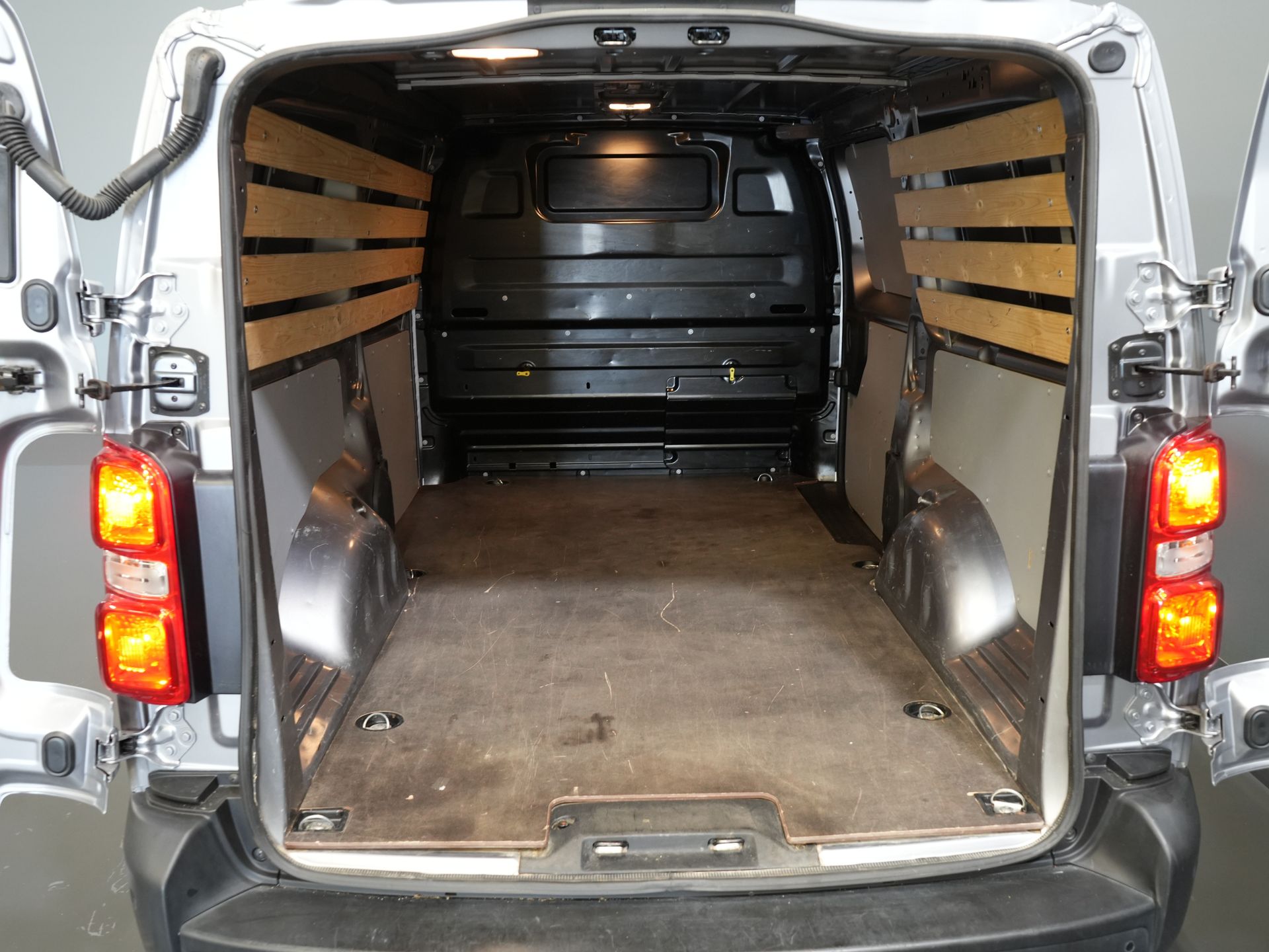 Fiat Scudo Bestelbus 2.0 MJ 145 pk L3 BPM VRIJ! Adapt.Cruise/ Climate/ Keyless/ Carplay/ Camera/ PDC