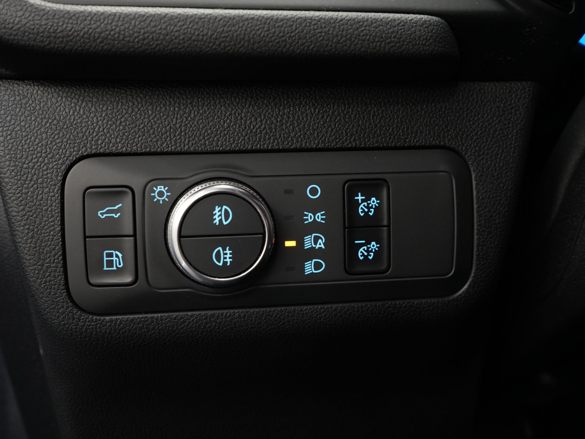 Ford Kuga SUV 2.5 PHEV 225 к.с. ST-Line LED/ Head-Up/ Adapt.cruise/ Keyless/ Elek.flap/ Stoelverw/ Steeringverw./ Carplay/ Navi/ Climate/ PDC