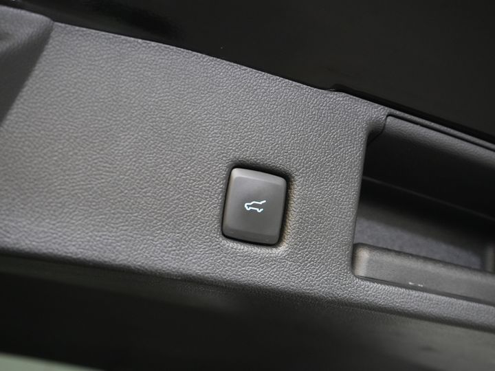 Ford Kuga SUV 2.5 PHEV 225 к.с. ST-Line LED/ Head-Up/ Adapt.cruise/ Keyless/ Elek.flap/ Stoelverw/ Steeringverw./ Carplay/ Navi/ Climate/ PDC