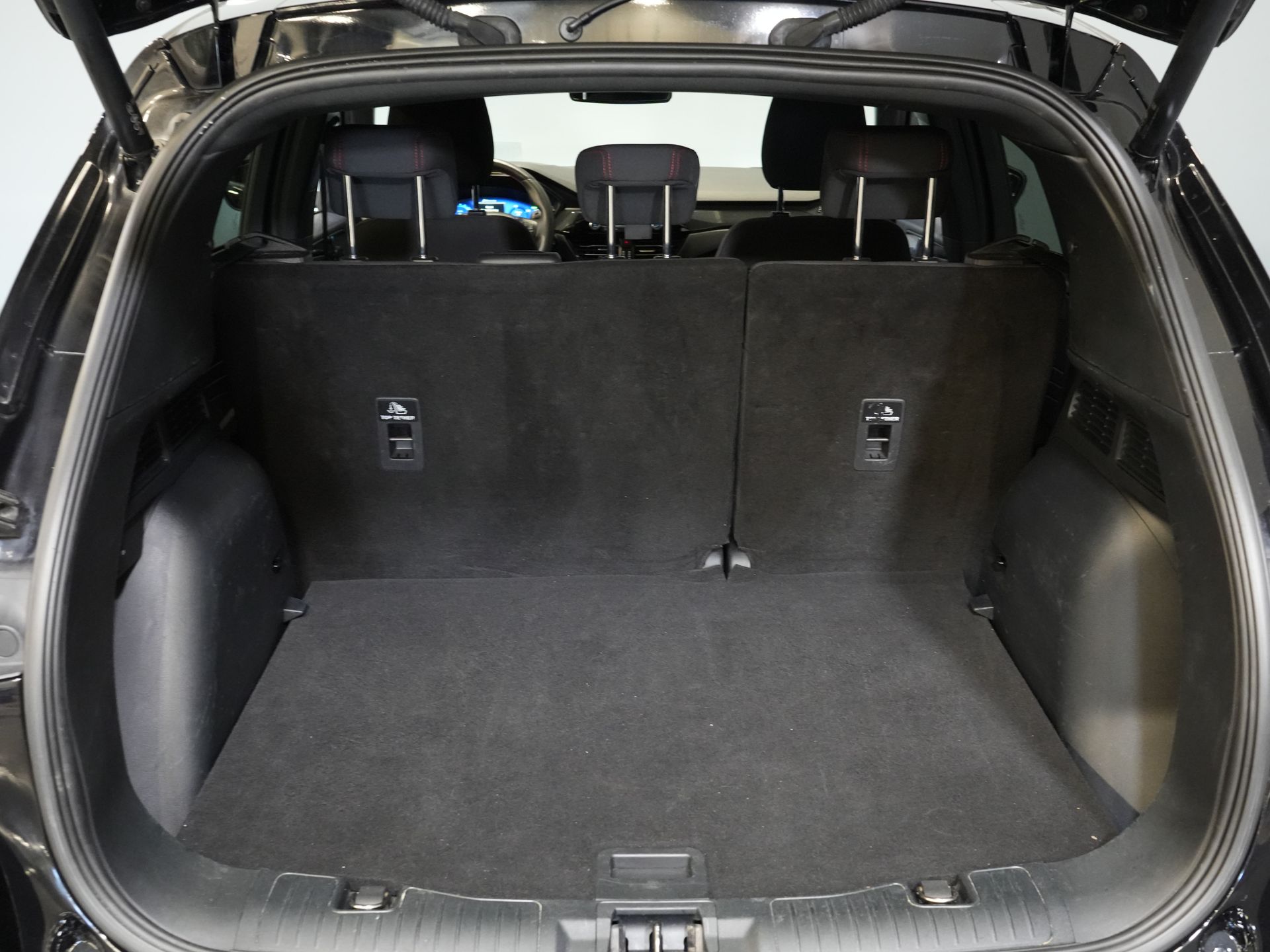 Ford Kuga SUV 2.5 PHEV 225 к.с. ST-Line LED/ Head-Up/ Adapt.cruise/ Keyless/ Elek.flap/ Stoelverw/ Steeringverw./ Carplay/ Navi/ Climate/ PDC