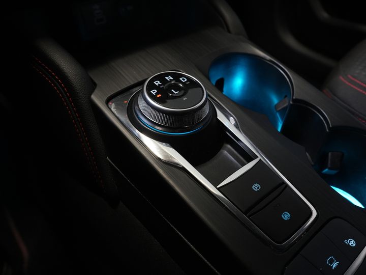 Ford Kuga SUV 2.5 PHEV 225 к.с. ST-Line LED/ Head-Up/ Adapt.cruise/ Keyless/ Elek.flap/ Stoelverw/ Steeringverw./ Carplay/ Navi/ Climate/ PDC