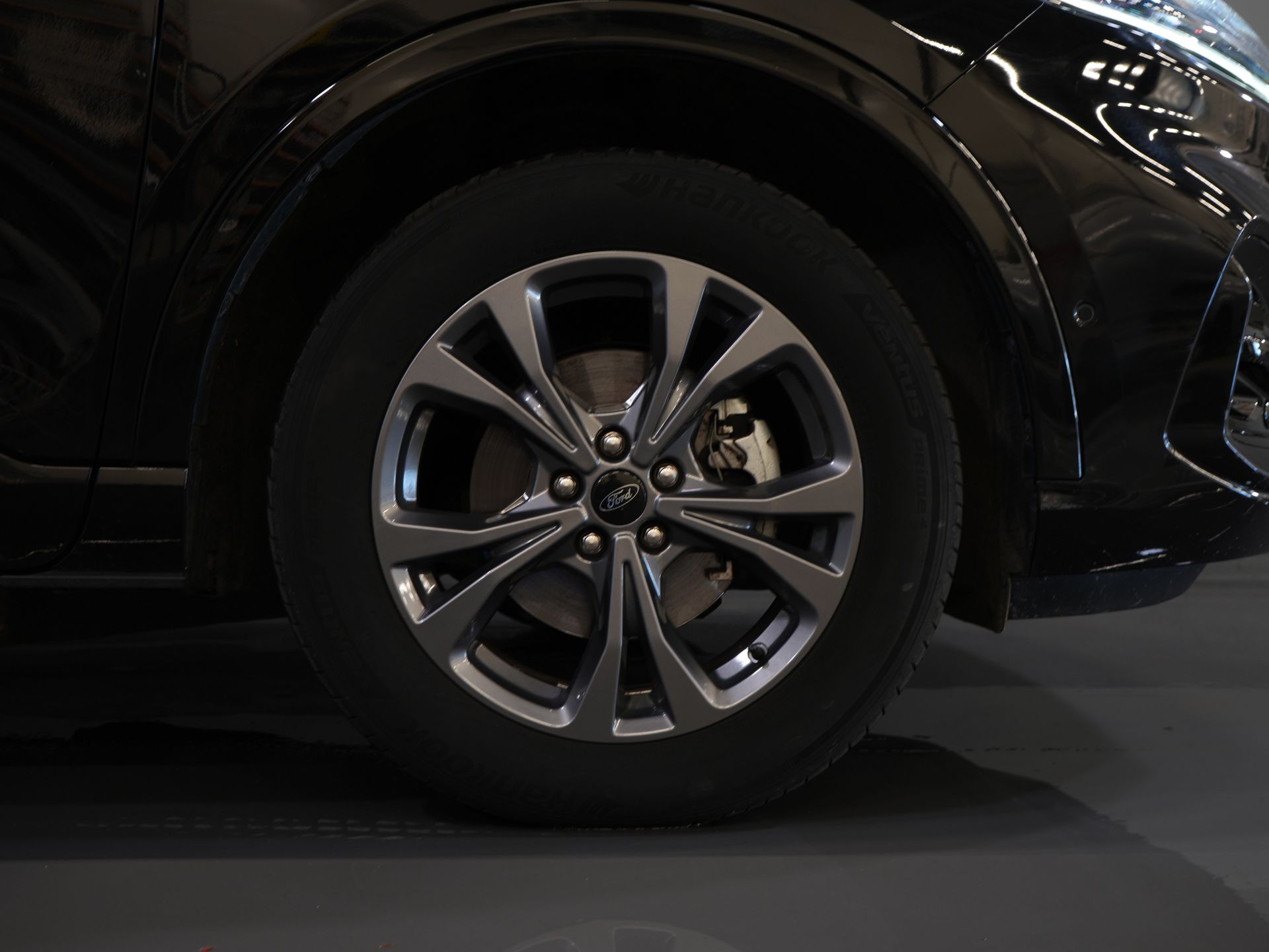 Ford Kuga SUV 2.5 PHEV 225 к.с. ST-Line LED/ Head-Up/ Adapt.cruise/ Keyless/ Elek.flap/ Stoelverw/ Steeringverw./ Carplay/ Navi/ Climate/ PDC