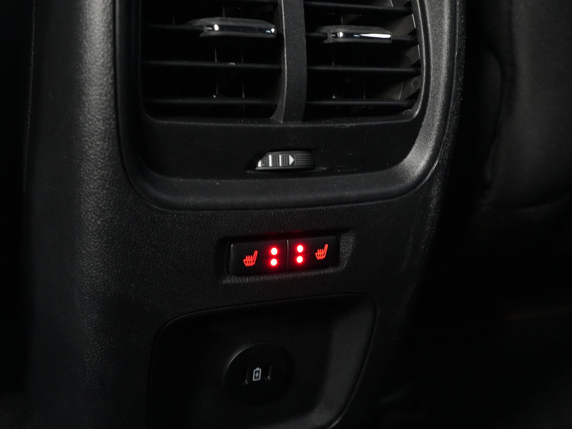 Ford Kuga SUV 2.5 PHEV 225 к.с. ST-Line LED/ Head-Up/ Adapt.cruise/ Keyless/ Elek.flap/ Stoelverw/ Steeringverw./ Carplay/ Navi/ Climate/ PDC