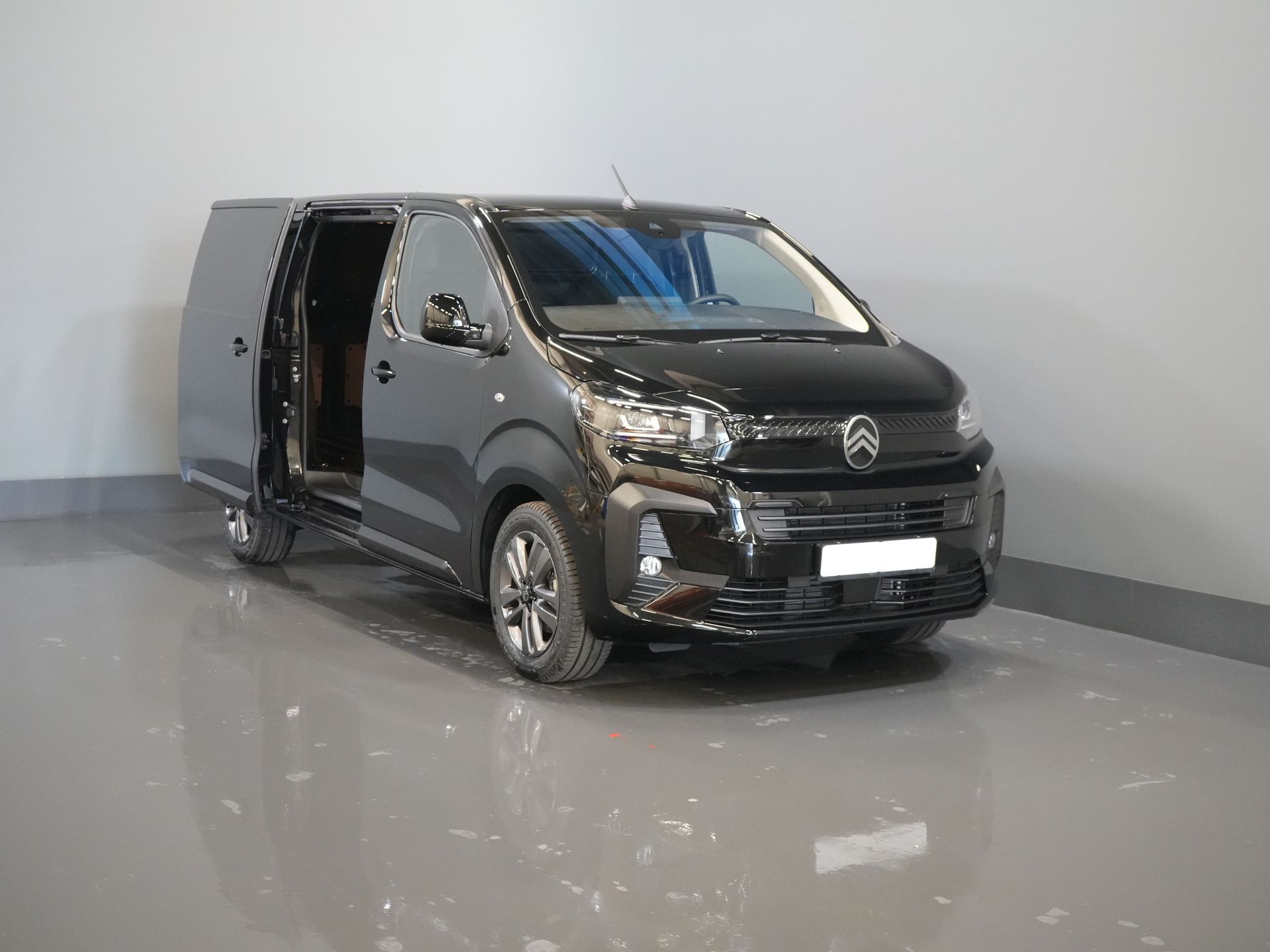 Citroën Jumpy Van 2.0 HDI 180 hp Aut. L3 BPM FREE! LED/ Virtual cockpit/ Steering wheel/ Navi/ Carplay/ Camera/ Climate/ PDC/ LMV/ Cruise
