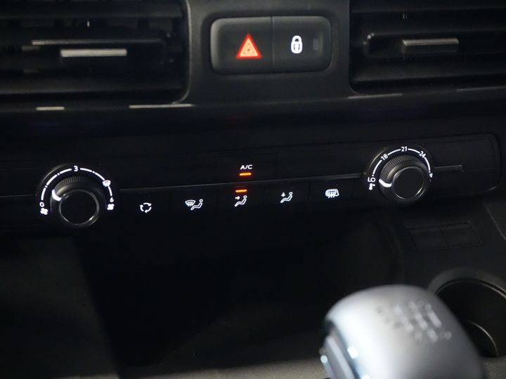 Opel Combo Bestelbus 1.5 CDTI 100 pk L2 BPM VRIJ NL Auto/ Carplay/ DAB/ Navi/ Cruise/ Camera/ PDC