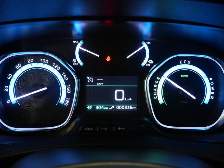 Citroën ë-Jumpy Van L3 75 kWh 330 km WLTP Schnellladegerät/ Carplay/ PDC/ Airco/ Cruise/ 3 Pers.