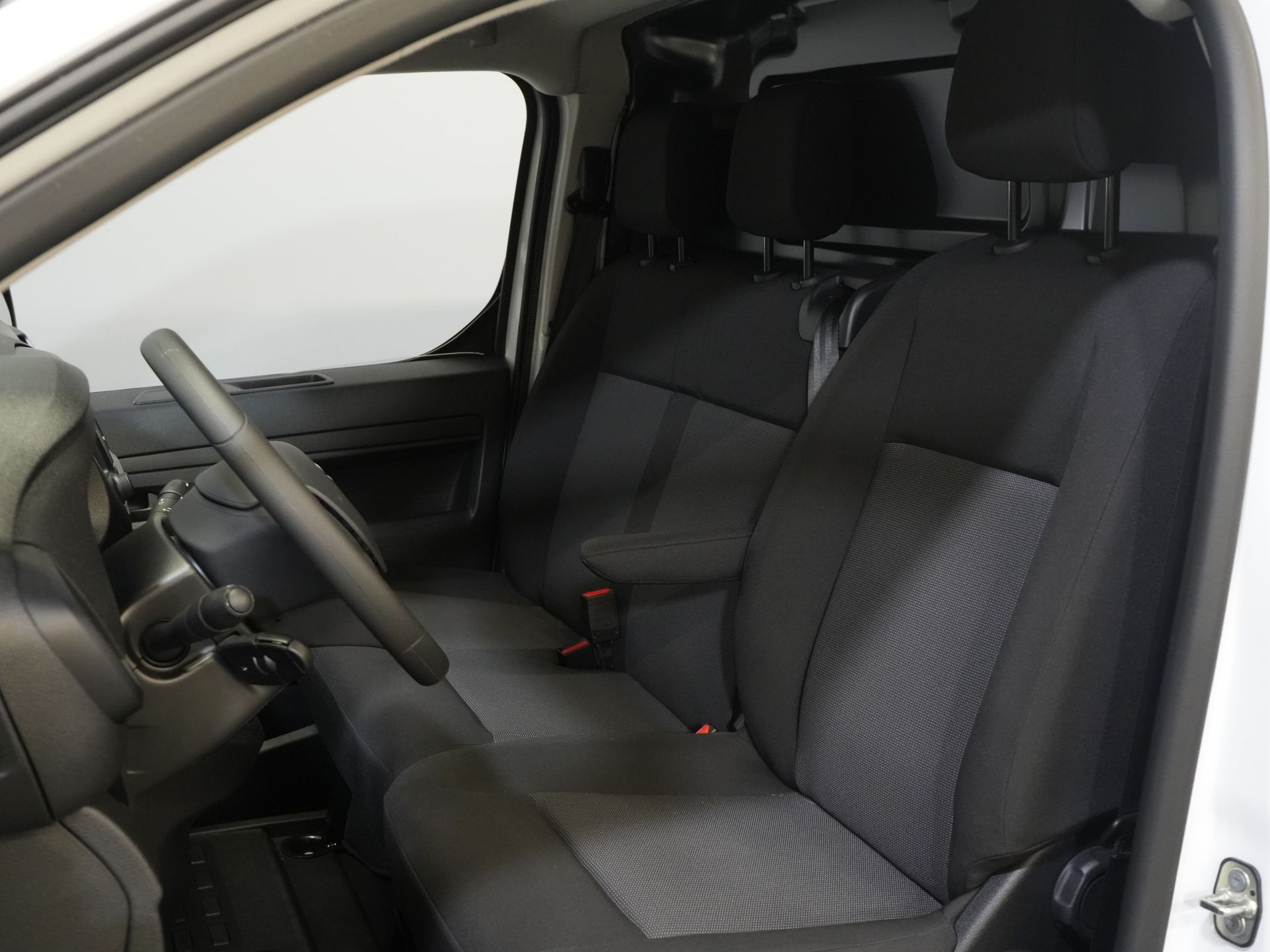 Citroën ë-Jumpy Van L3 75 kWh 330 km WLTP Schnellladegerät/ Carplay/ PDC/ Airco/ Cruise/ 3 Pers.