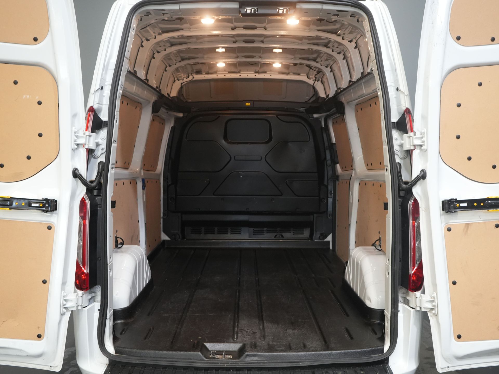 Ford Transit Custom Vans 2.0 TDCI 130 CP L2H2 Adapt.Cruise/ 2.8t Towingverm./ CarPlay/ Navi/ Airco/ PDC
