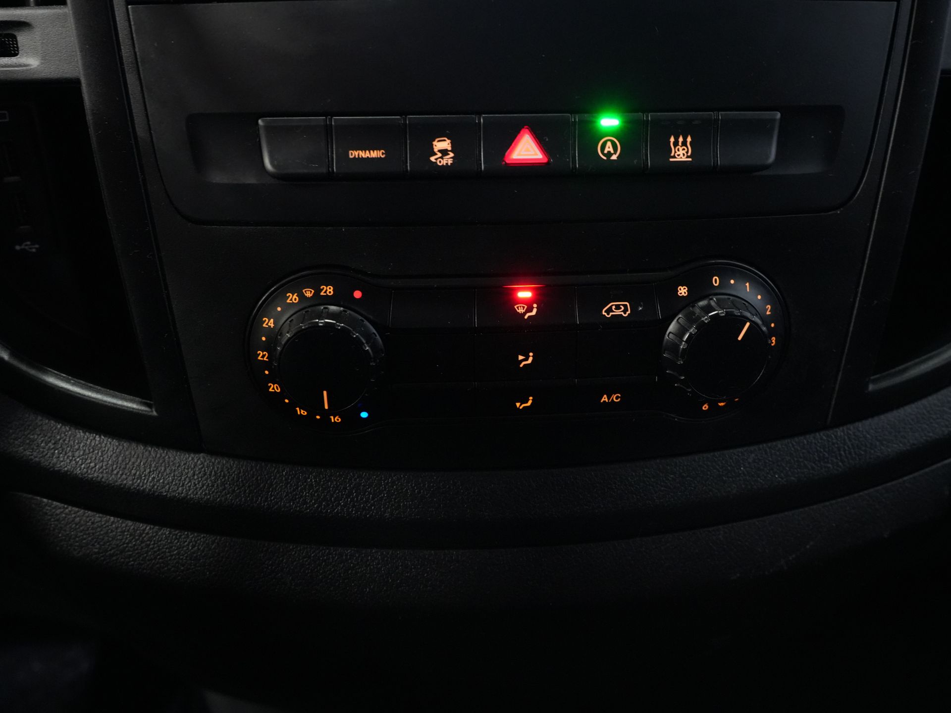 Mercedes-Benz Vito Van 119 CDI Aut. L2 LED/ Підігрів сидінь/ Carplay/ Круїз/ Кондиціонер/ Камера/ PDC V+A/ LMV