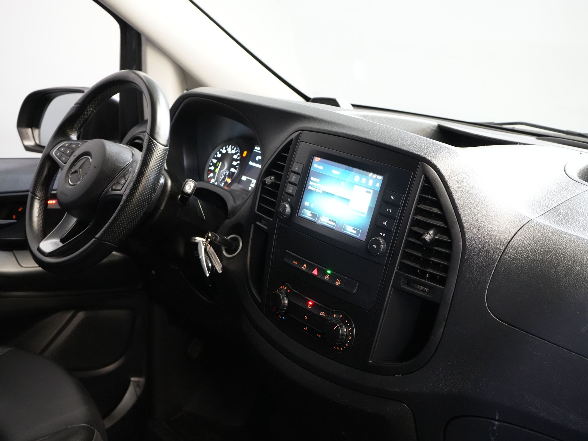 Mercedes-Benz Vito Van 119 CDI Aut. L2 LED/ Підігрів сидінь/ Carplay/ Круїз/ Кондиціонер/ Камера/ PDC V+A/ LMV
