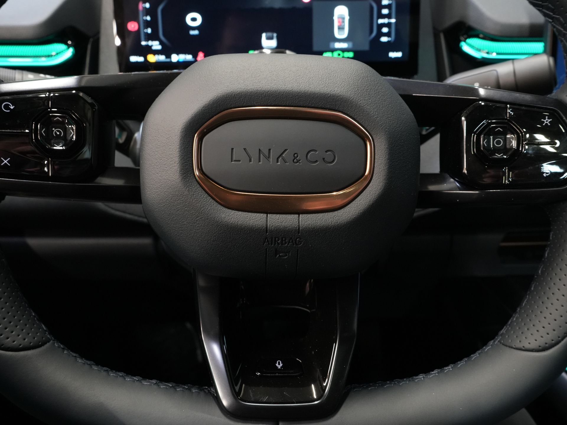 Lynk & Co 08 SUV 1.5 Más *Nuevo* ¡Disponible inmediatamente! PHEV 200 km eléctrico/ Harman&Kardon/ Panorámico/ Masaje y refrigeración en los asientos/ Compuerta eléctrica/ Control de crucero adaptativo