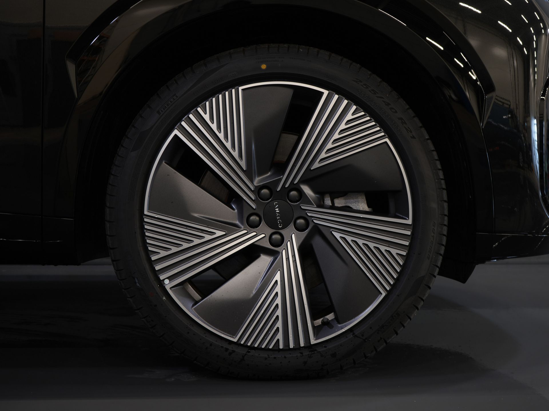 Lynk & Co 08 SUV 1.5 Más *Nuevo* ¡Disponible inmediatamente! PHEV 200 km eléctrico/ Harman&Kardon/ Panorámico/ Masaje y refrigeración en los asientos/ Compuerta eléctrica/ Control de crucero adaptativo