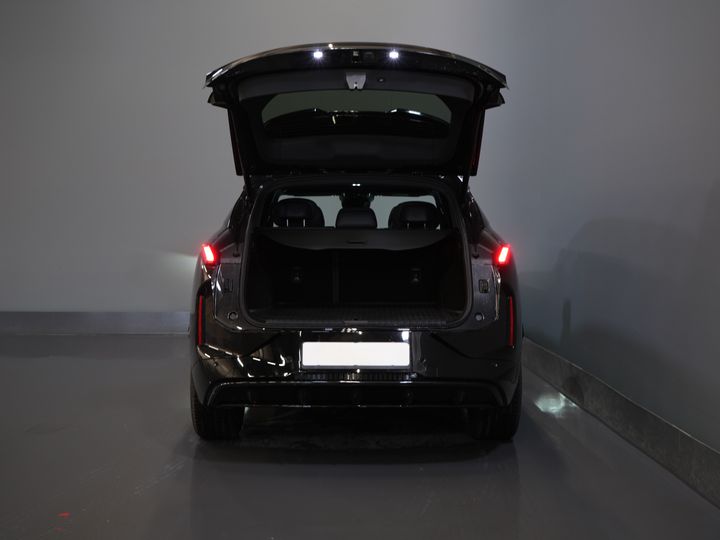 Lynk & Co 08 SUV 1.5 Más *Nuevo* ¡Disponible inmediatamente! PHEV 200 km eléctrico/ Harman&Kardon/ Panorámico/ Masaje y refrigeración en los asientos/ Compuerta eléctrica/ Control de crucero adaptativo