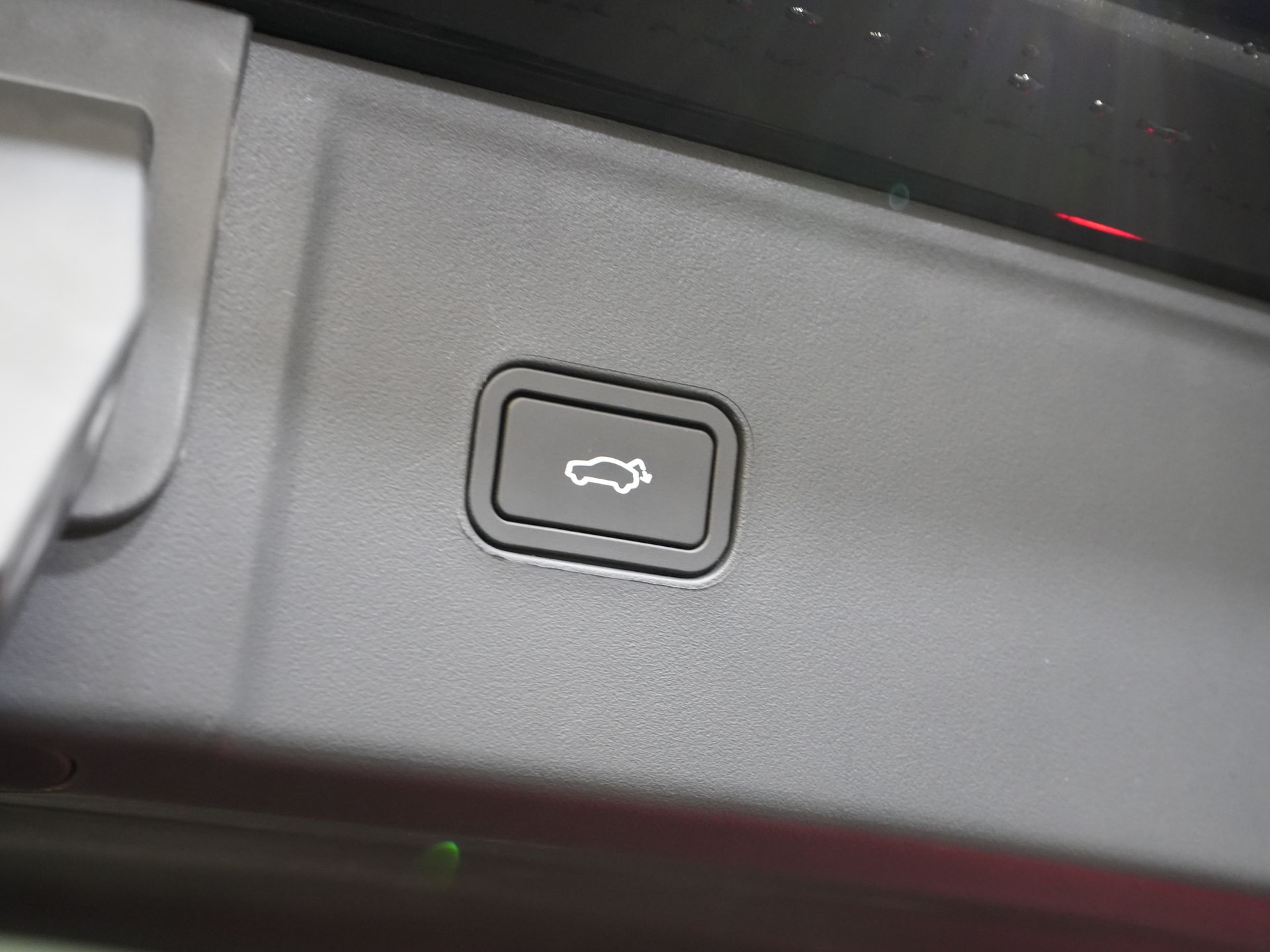 Lynk & Co 08 SUV 1.5 Más *Nuevo* ¡Disponible inmediatamente! PHEV 200 km eléctrico/ Harman&Kardon/ Panorámico/ Masaje y refrigeración en los asientos/ Compuerta eléctrica/ Control de crucero adaptativo