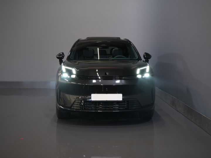 Lynk & Co 08 SUV 1.5 Más *Nuevo* ¡Disponible inmediatamente! PHEV 200 km eléctrico/ Harman&Kardon/ Panorámico/ Masaje y refrigeración en los asientos/ Compuerta eléctrica/ Control de crucero adaptativo