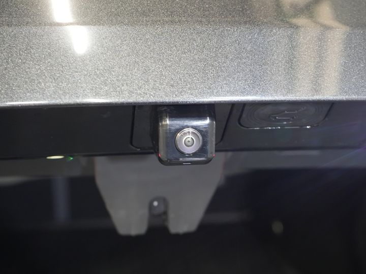 Lynk & Co 08 SUV 1.5 Más *Nuevo* ¡Disponible inmediatamente! PHEV 200 km eléctrico/ Harman&Kardon/ Panorámico/ Masaje y refrigeración en los asientos/ Compuerta eléctrica/ Control de crucero adaptativo