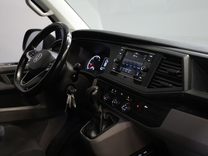 Volkswagen Transporter Van 2.0 TDI 150 KM DSG Aut. L2 LED/ Adapt.Cruise/ Ogrzewanie postojowe/ Carplay/ 2.5t Holowanieverm./ Seatverw./ Airco/ Bagażnik dachowy/ Kamera/ PDC/ 