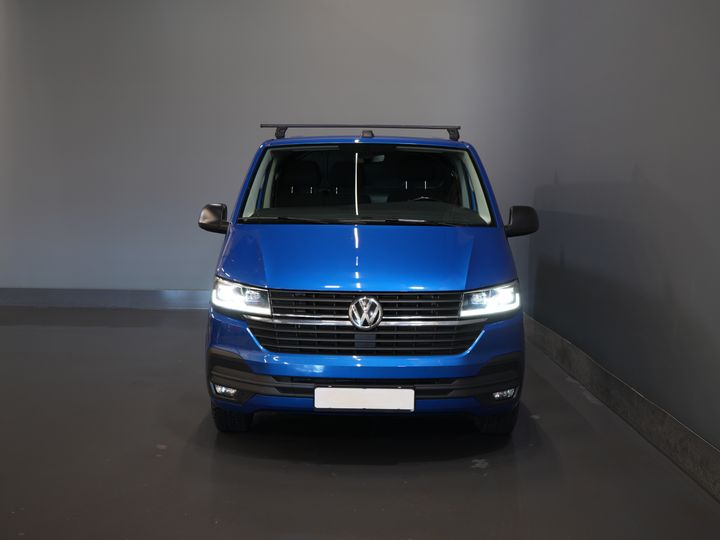 Volkswagen Transporter Van 2.0 TDI 150 KM DSG Aut. L2 LED/ Adapt.Cruise/ Ogrzewanie postojowe/ Carplay/ 2.5t Holowanieverm./ Seatverw./ Airco/ Bagażnik dachowy/ Kamera/ PDC/ 