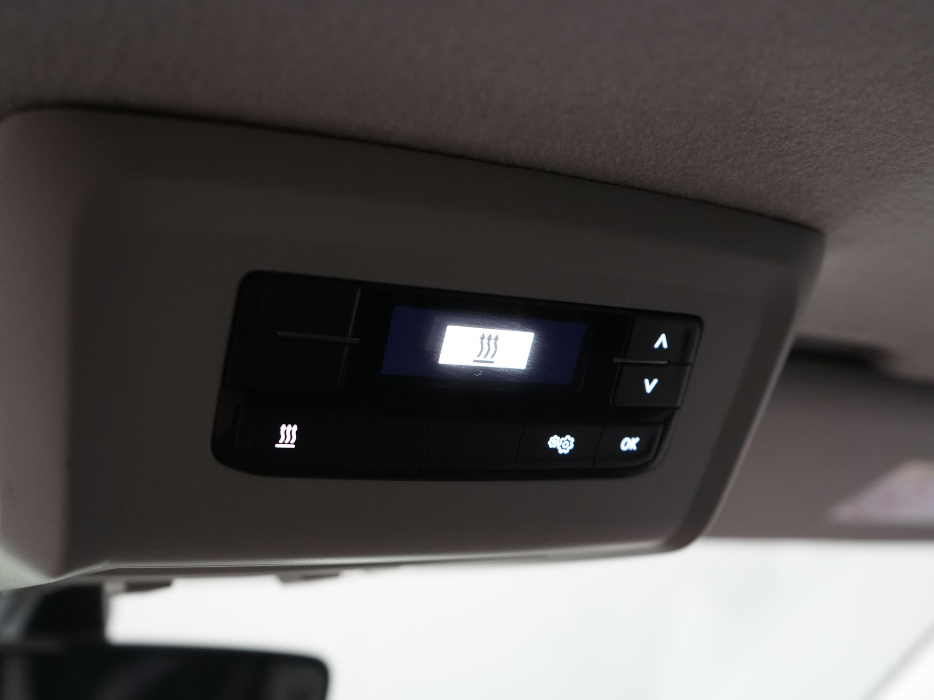 Volkswagen Transporter Van 2.0 TDI 150 KM DSG Aut. L2 LED/ Adapt.Cruise/ Ogrzewanie postojowe/ Carplay/ 2.5t Holowanieverm./ Seatverw./ Airco/ Bagażnik dachowy/ Kamera/ PDC/ 