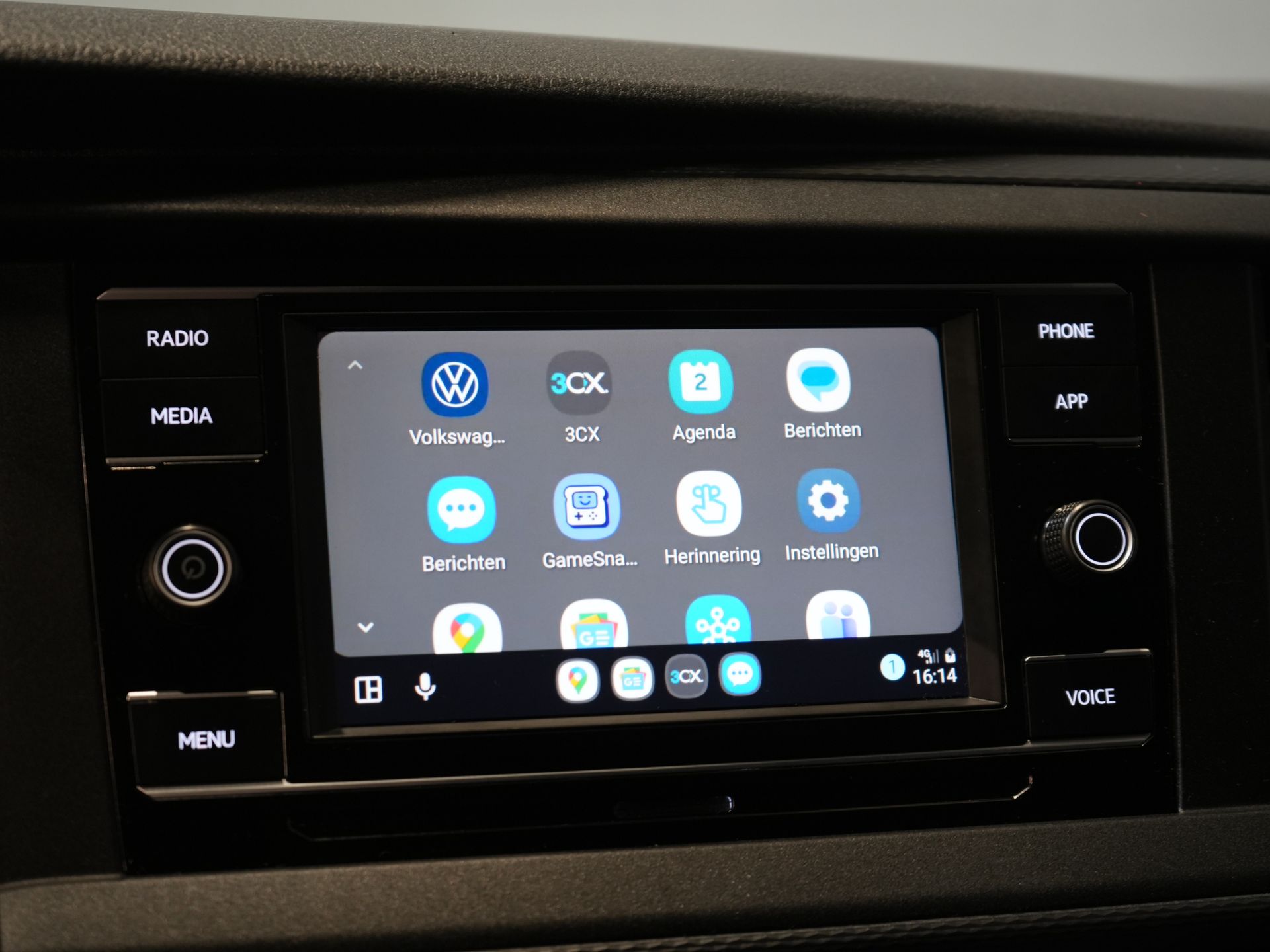 Volkswagen Transporter Van 2.0 TDI 150 KM DSG Aut. L2 LED/ Adapt.Cruise/ Ogrzewanie postojowe/ Carplay/ 2.5t Holowanieverm./ Seatverw./ Airco/ Bagażnik dachowy/ Kamera/ PDC/ 