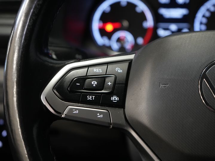 Volkswagen Transporter Van 2.0 TDI 150 KM DSG Aut. L2 LED/ Adapt.Cruise/ Ogrzewanie postojowe/ Carplay/ 2.5t Holowanieverm./ Seatverw./ Airco/ Bagażnik dachowy/ Kamera/ PDC/ 