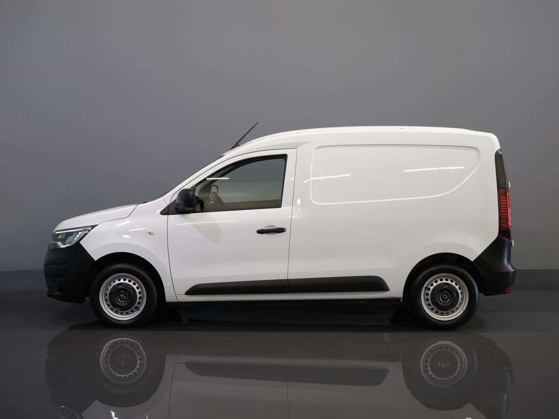 Renault Kangoo Van Express 1.3 TCe 100 hp BENZINE Händler gewartet/ Carplay/ DAB/ Airco