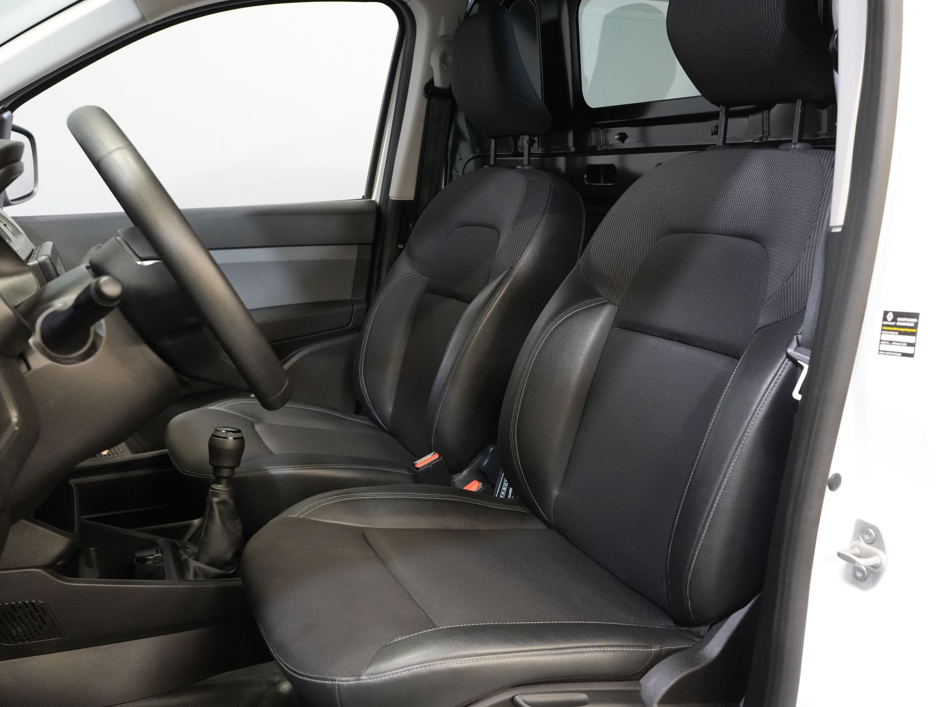 Renault Kangoo Van Express 1.3 TCe 100 hp BENZINE Händler gewartet/ Carplay/ DAB/ Airco