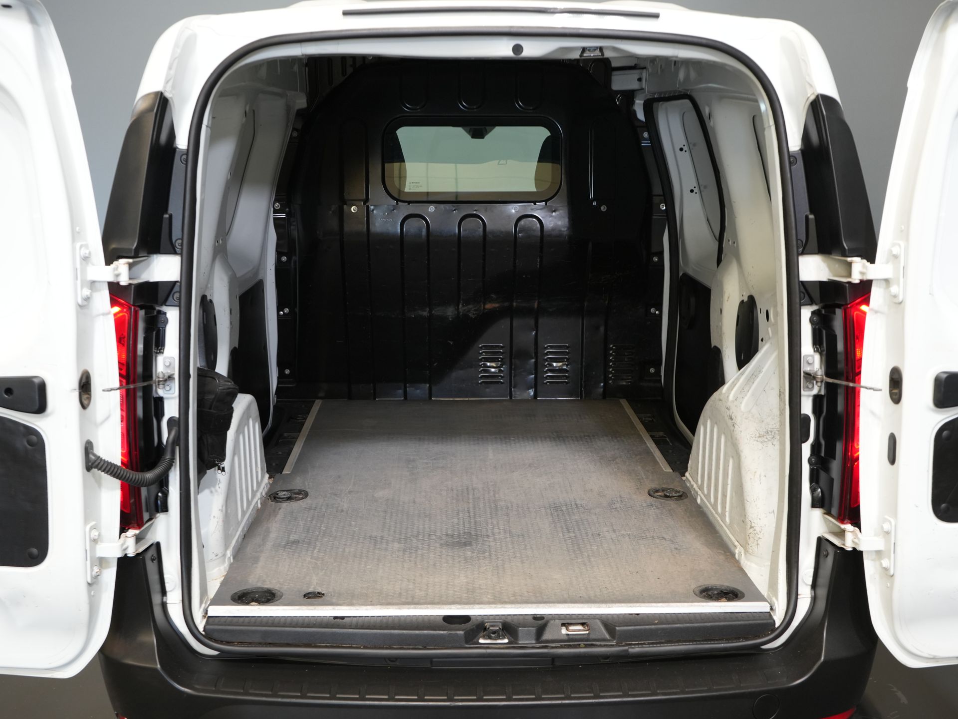 Renault Kangoo Van Express 1.3 TCe 100 hp BENZINE Händler gewartet/ Carplay/ DAB/ Airco