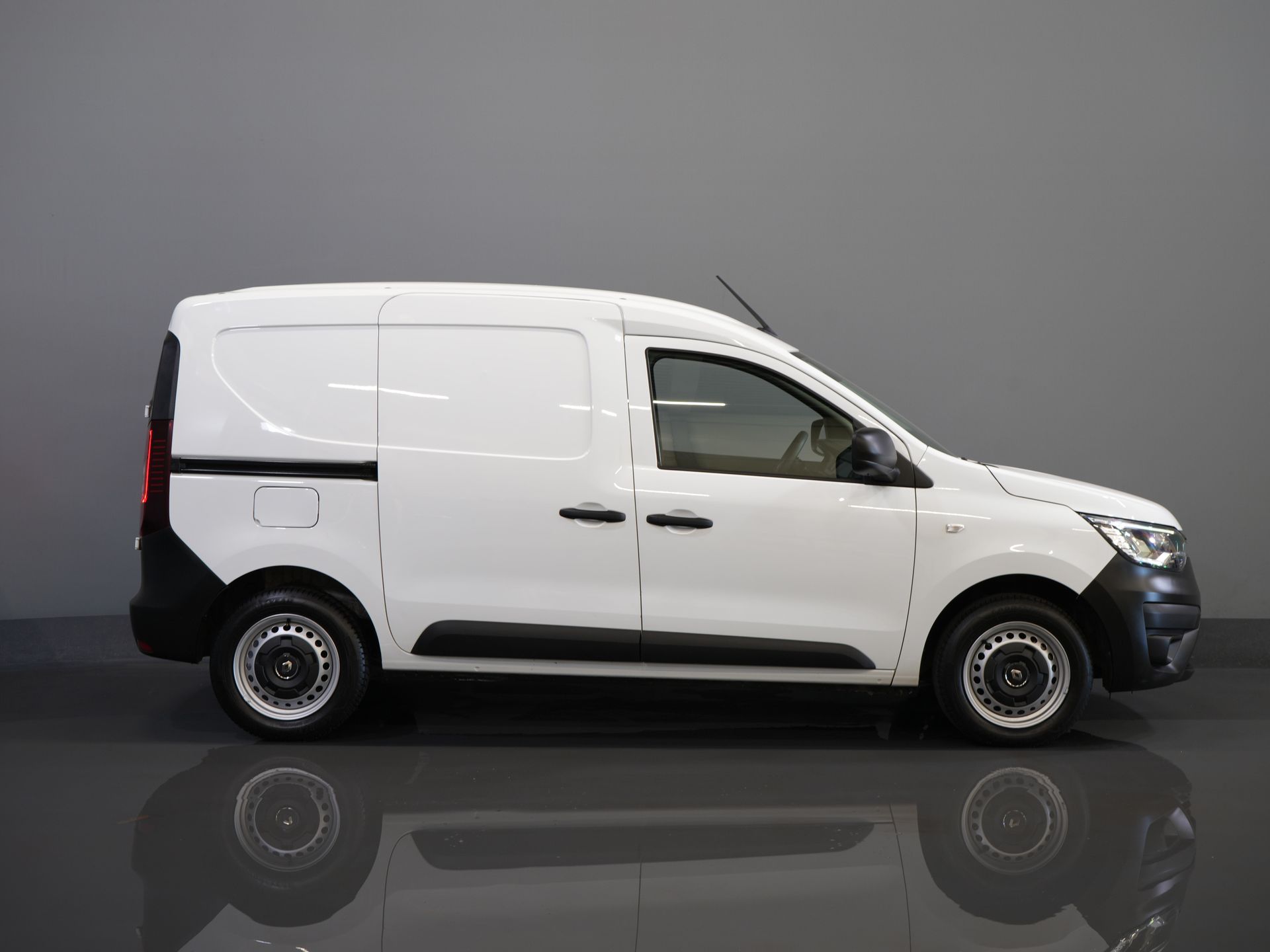 Renault Kangoo Van Express 1.3 TCe 100 hp BENZINE Händler gewartet/ Carplay/ DAB/ Airco