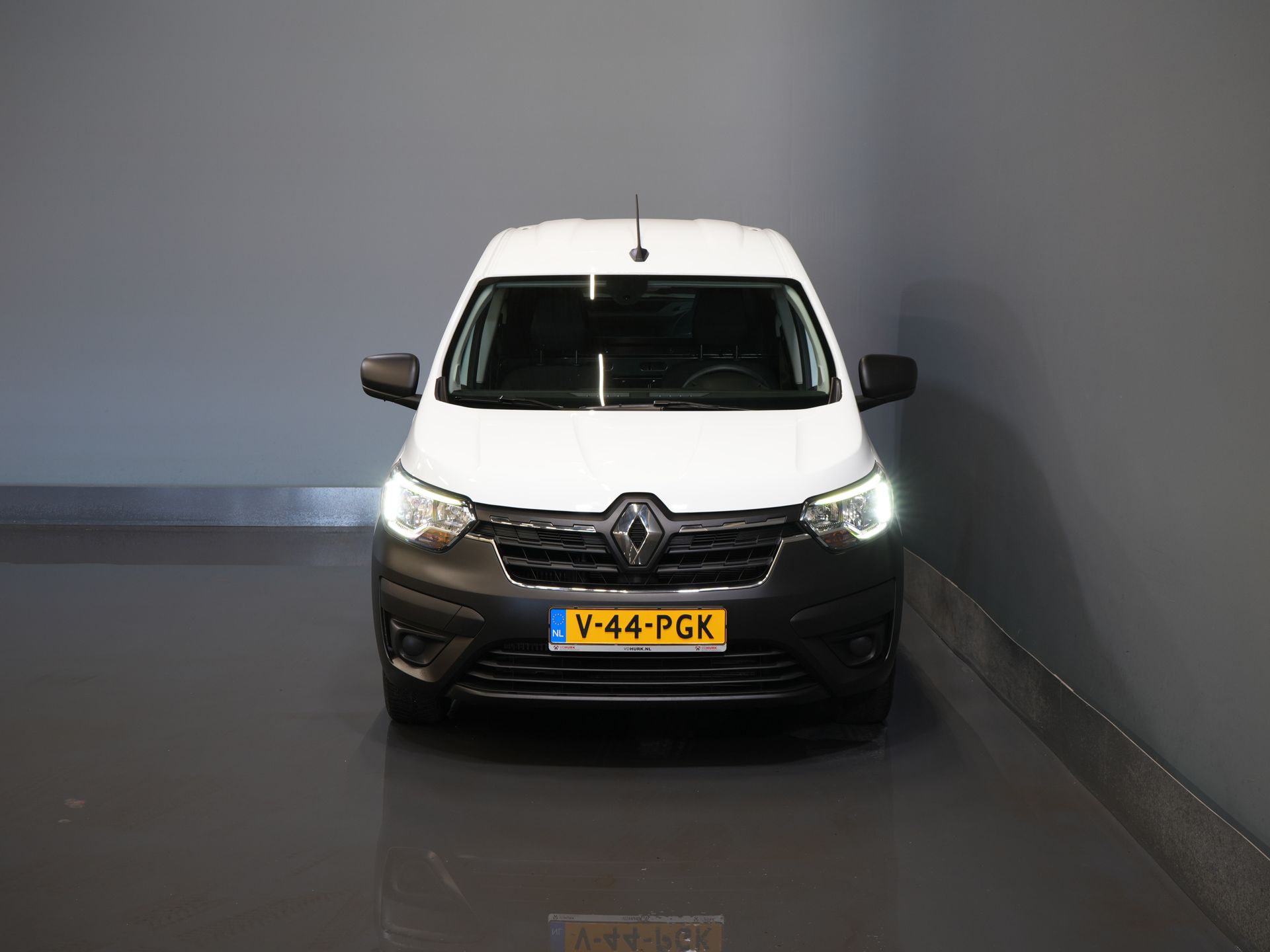 Renault Kangoo Van Express 1.3 TCe 100 hp BENZINE Händler gewartet/ Carplay/ DAB/ Airco