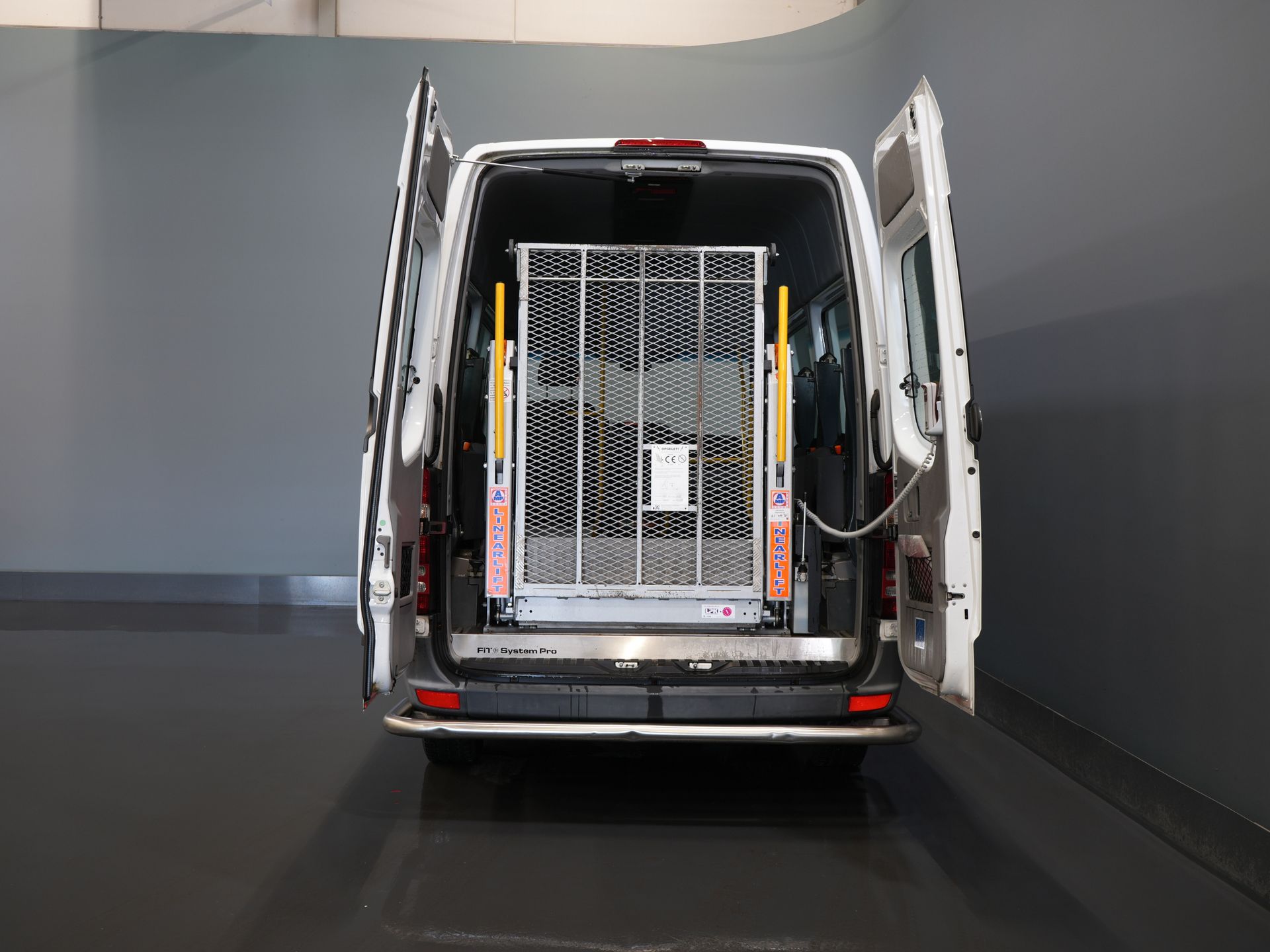 Mercedes-Benz Sprinter Trasporto Passeggeri 313 2.2 CDI L2H2 €9.922 IVA inclusa BPM FREE! EXPORT Combi/ 9 persone/ Kombi/ 9P/ Airco/ Sollevatore per sedie a rotelle