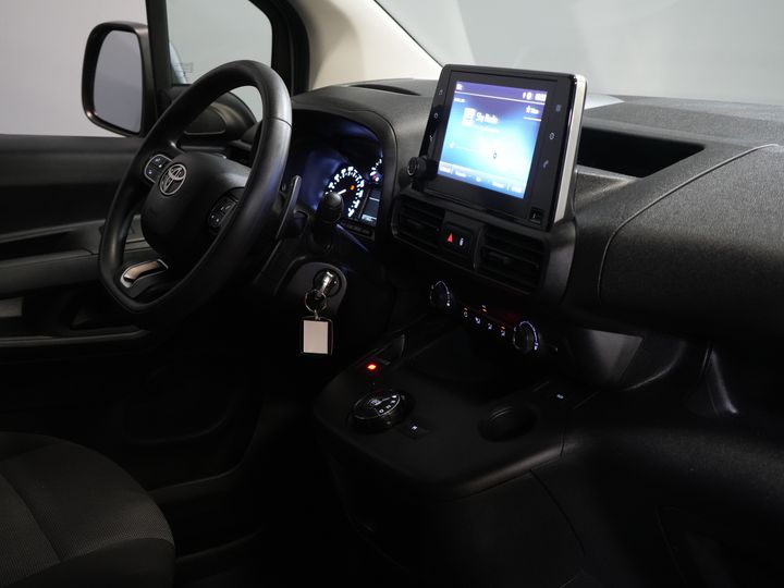 Toyota PROACE CITY Bestelbus 1.5 D-4D 130 PK Aut. Carplay/ Airco/ Camera/ Standkachel/ 3 Persoons/ LMV/ Trekhaak/ Cruise