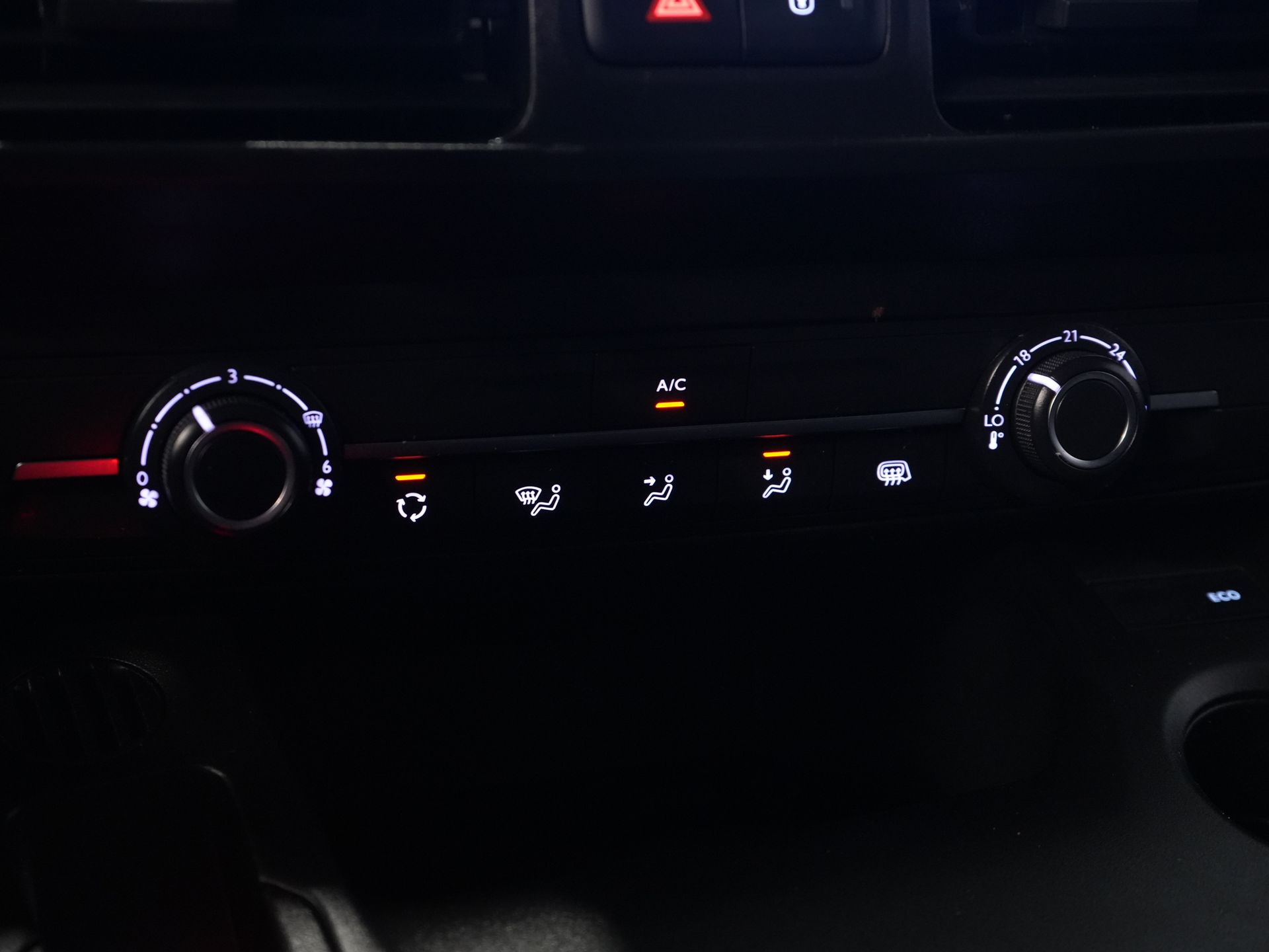 Toyota PROACE CITY Bestelbus 1.5 D-4D 130 PK Aut. Carplay/ Airco/ Camera/ Standkachel/ 3 Persoons/ LMV/ Trekhaak/ Cruise