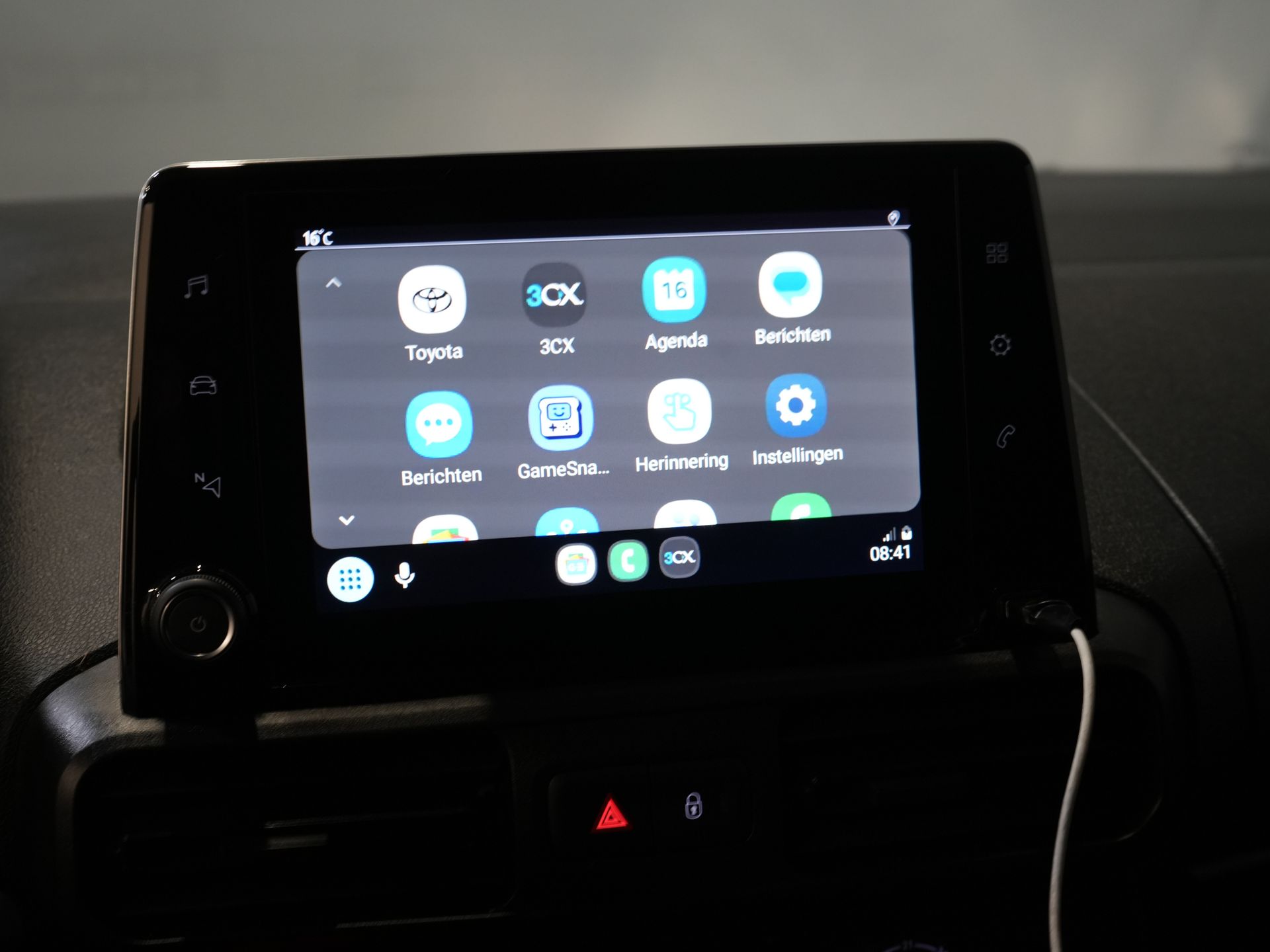 Toyota PROACE CITY Bestelbus 1.5 D-4D 130 PK Aut. Carplay/ Airco/ Camera/ Standkachel/ 3 Persoons/ LMV/ Trekhaak/ Cruise