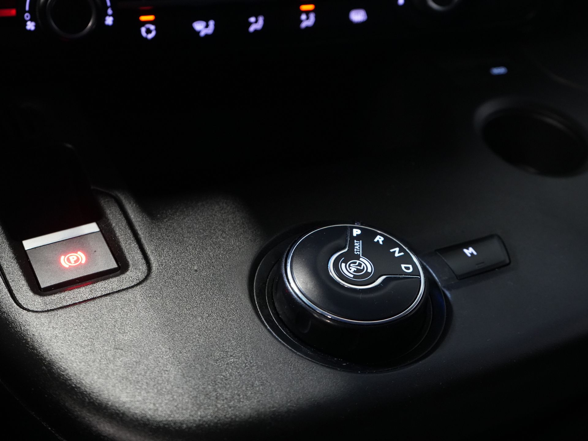 Toyota PROACE CITY Bestelbus 1.5 D-4D 130 PK Aut. Carplay/ Airco/ Camera/ Standkachel/ 3 Persoons/ LMV/ Trekhaak/ Cruise