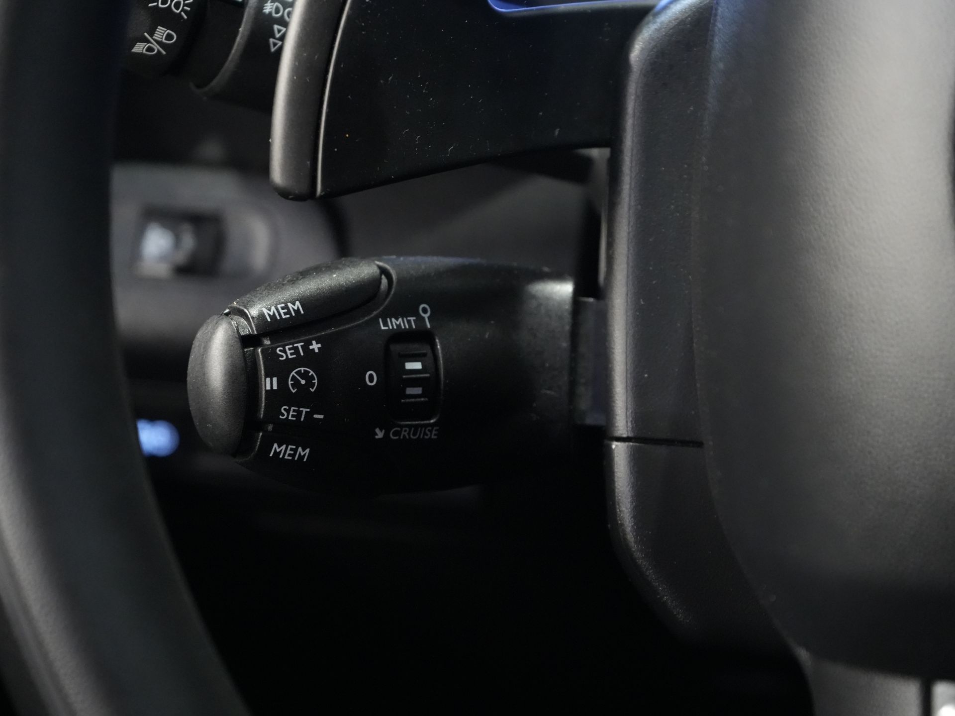 Toyota PROACE CITY Bestelbus 1.5 D-4D 130 PK Aut. Carplay/ Airco/ Camera/ Standkachel/ 3 Persoons/ LMV/ Trekhaak/ Cruise