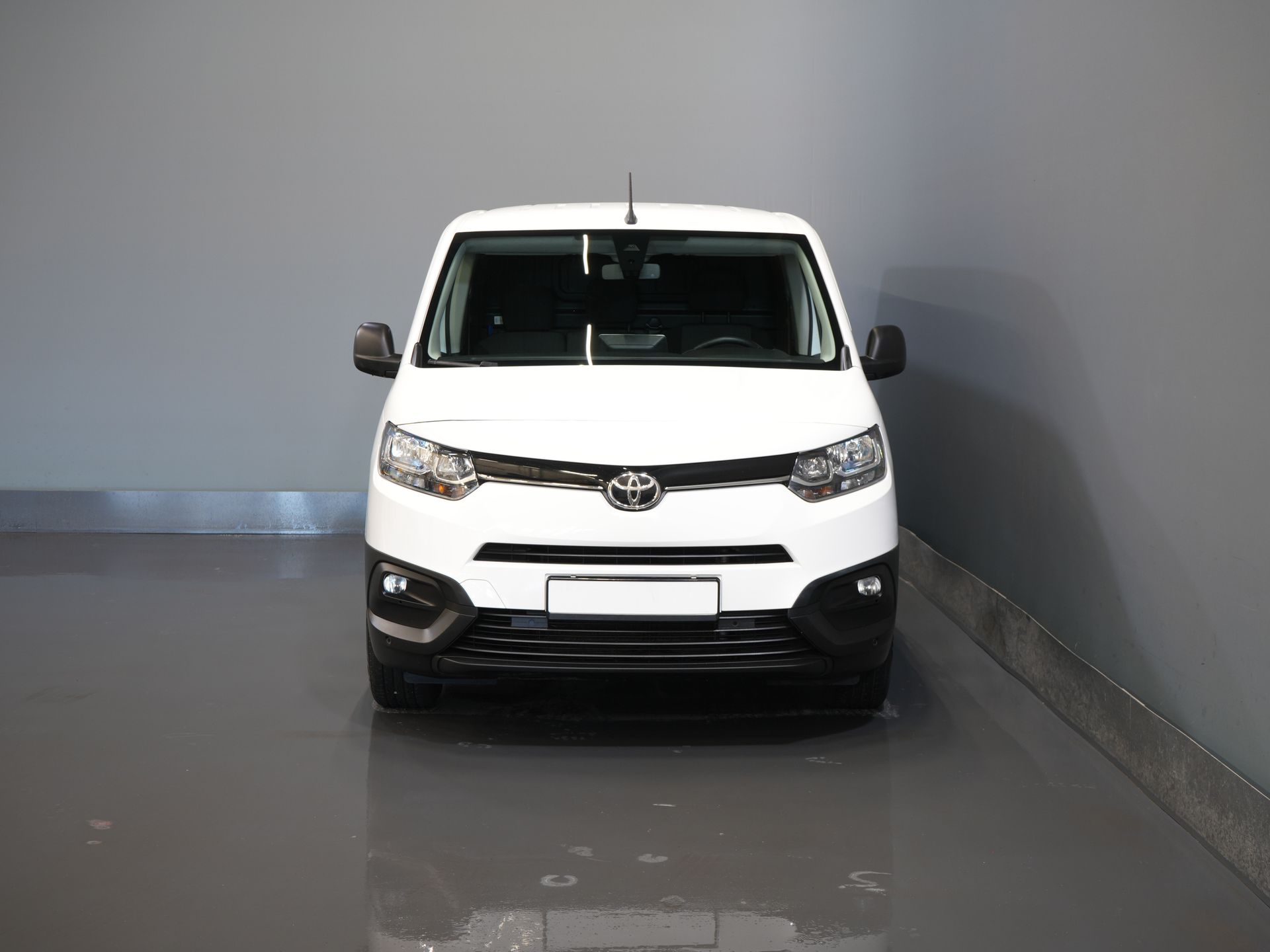 Toyota PROACE CITY Bestelbus 1.5 D-4D 130 PK Aut. Carplay/ Airco/ Camera/ Standkachel/ 3 Persoons/ LMV/ Trekhaak/ Cruise