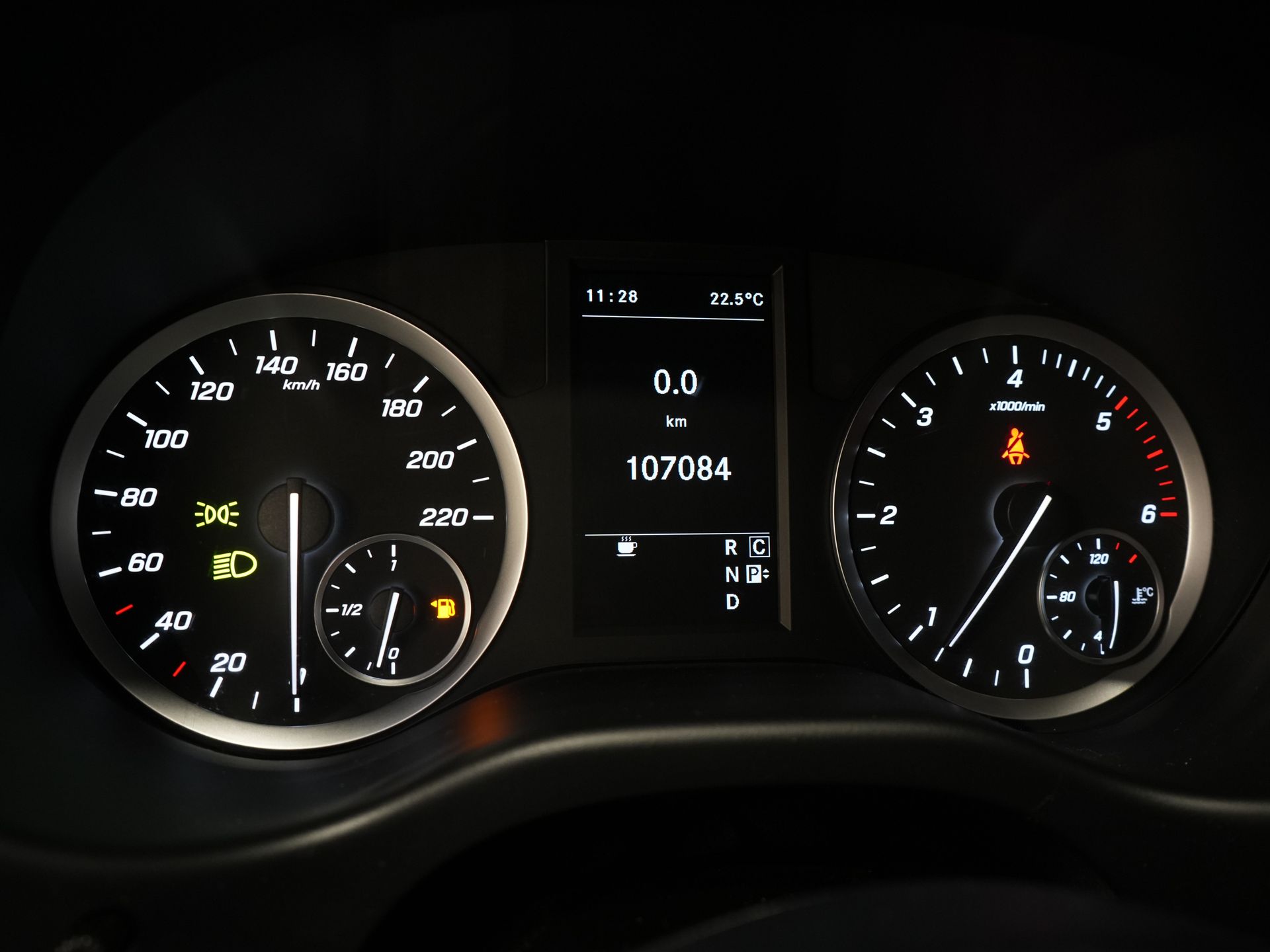 Mercedes-Benz Vito Bestelbus 114 CDI Aut. L2 NL Auto/ Cruise/ Navi/ Camera/ Airco/ PDC/ Sidebars