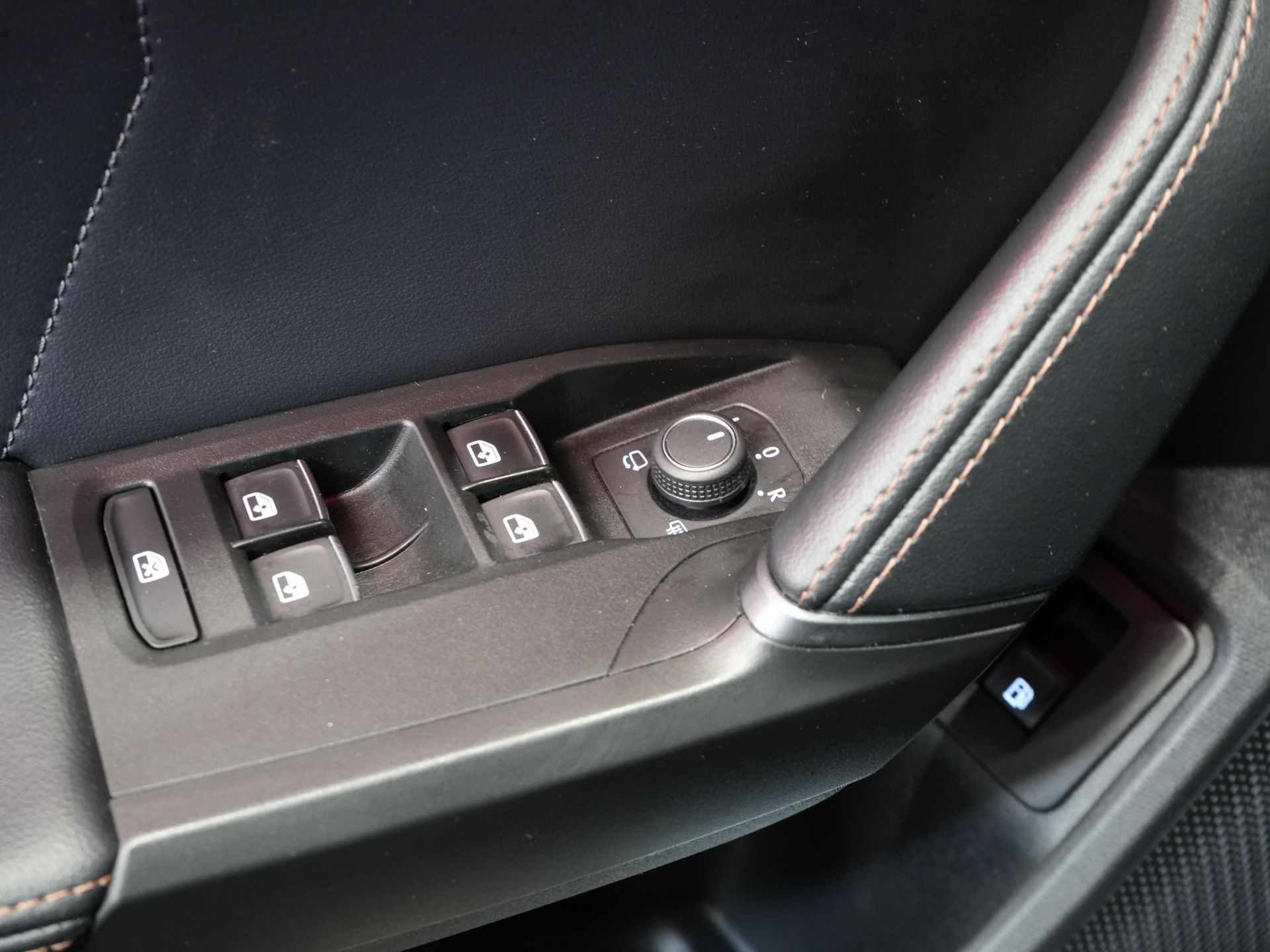 CUPRA Formentor SUV 1.4 e-Hybrid VZ Copper Edition Adapt.Cruise/ Matrix/ Stoelverw./ Camera/ Carplay/ Standkachel/ Stuurverw./ PDC/ Climate