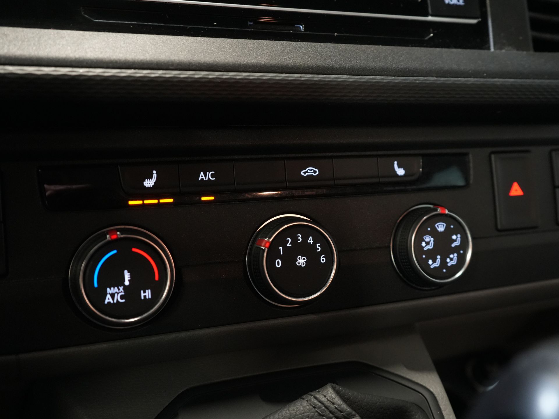 Volkswagen Transporter Van 2.0 TDI 150 к.с. DSG Aut. L2 DC Double Cab LED/ Adapt.Cruise/ Підігрів підставки/ Підігрів сидінь/ Carplay/ Камера/ PDC/ LMV/ Фаркоп/ Air