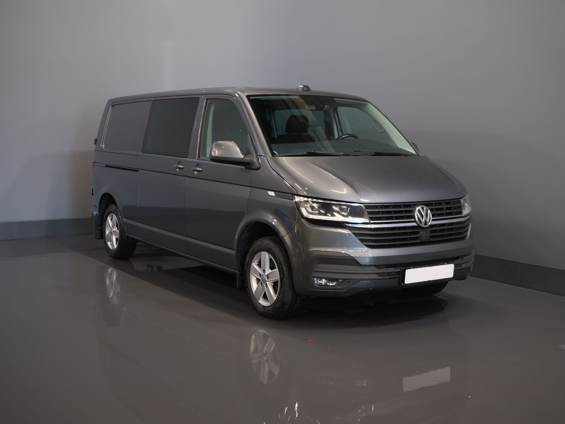 Volkswagen Transporter Van 2.0 TDI 150 к.с. DSG Aut. L2 DC Double Cab LED/ Adapt.Cruise/ Підігрів підставки/ Підігрів сидінь/ Carplay/ Камера/ PDC/ LMV/ Фаркоп/ Air