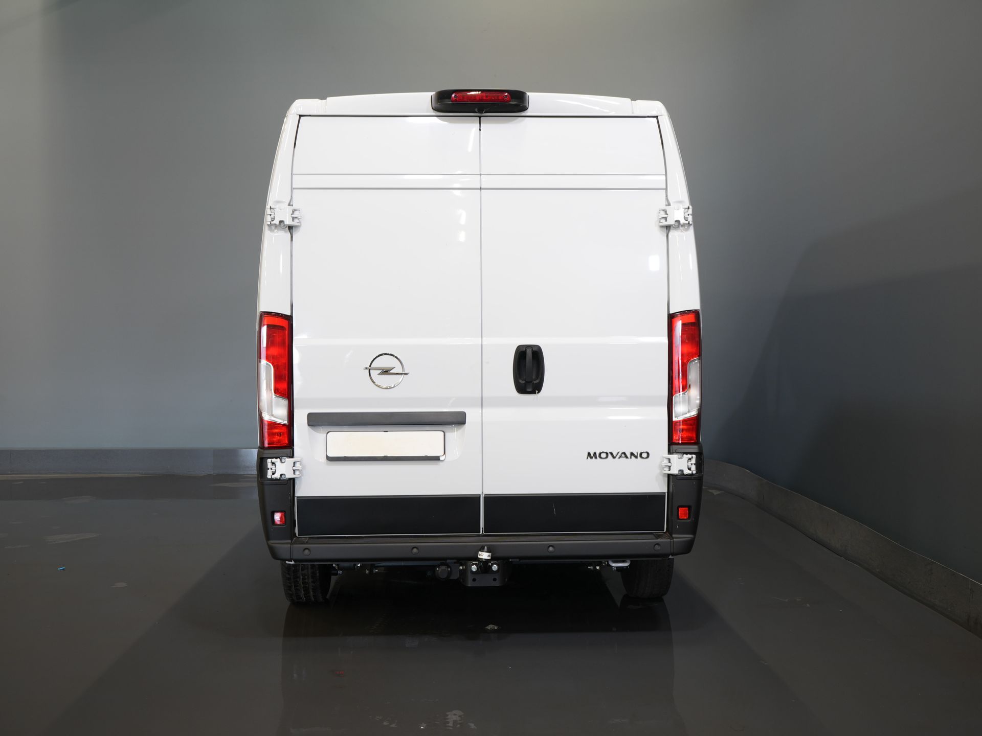 Furgoneta Opel Movano 2.2 140 pk L2H2 DEMO: revestimiento interior / CarPlay / puertas de 270Gr. / climatizador / cámara / control de crucero / navegador / PDC / control de crucero