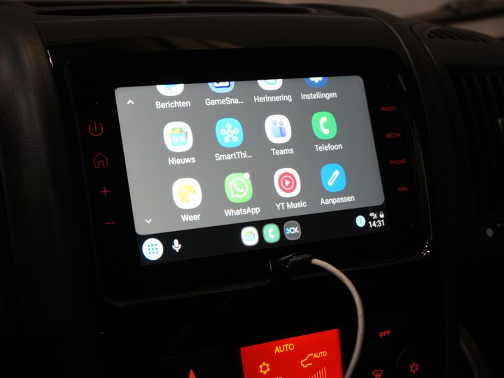 Furgoneta Opel Movano 2.2 140 pk L2H2 DEMO: revestimiento interior / CarPlay / puertas de 270Gr. / climatizador / cámara / control de crucero / navegador / PDC / control de crucero