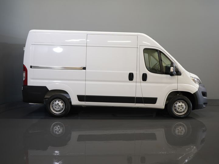 Furgoneta Opel Movano 2.2 140 pk L2H2 DEMO: revestimiento interior / CarPlay / puertas de 270Gr. / climatizador / cámara / control de crucero / navegador / PDC / control de crucero