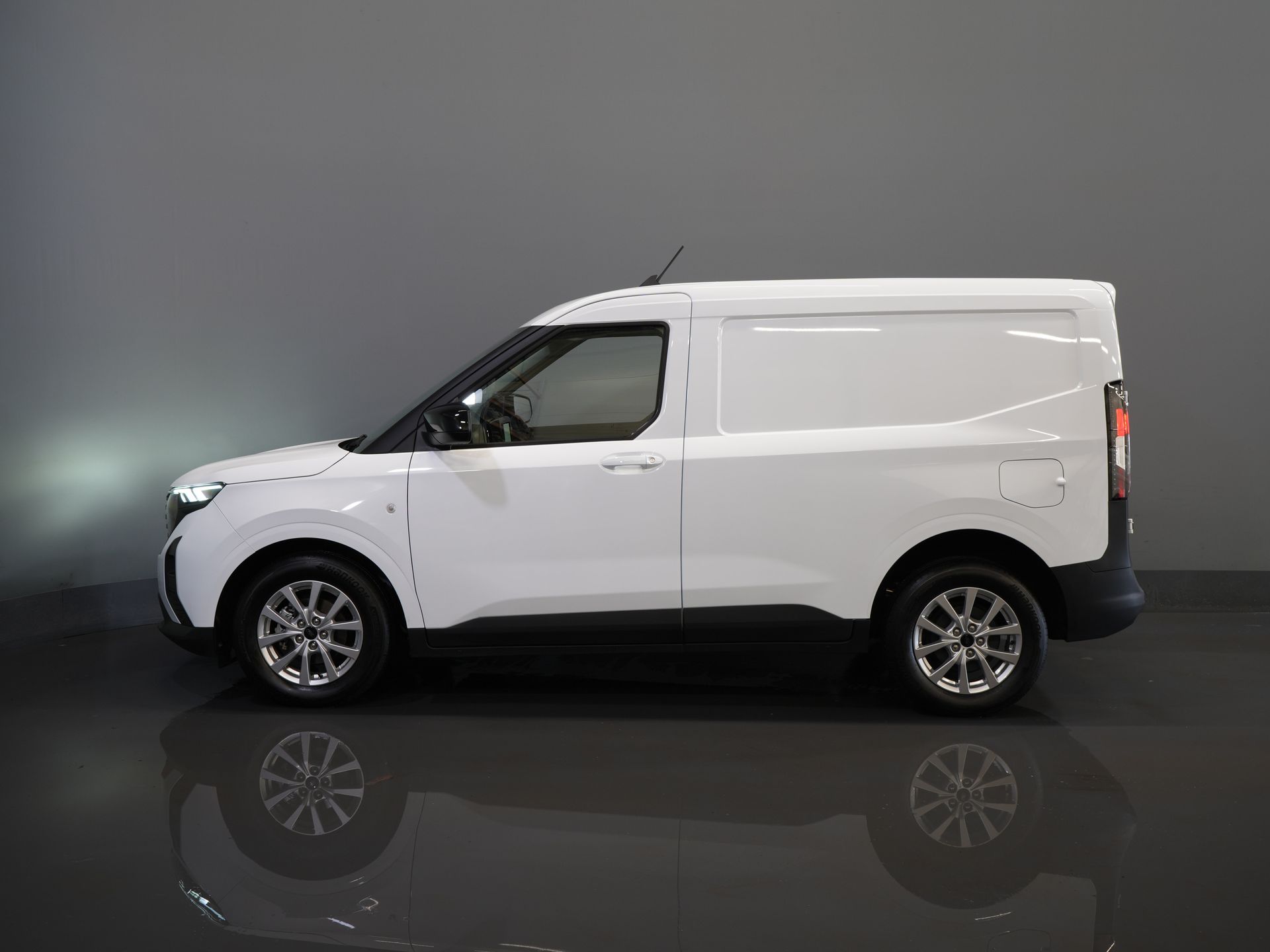 Ford Transit Courier Van 1.5 TDCI 100 к.с. Trend Carplay/ Віртуальний кокпіт/ Камера/ PDC/ LMV/ Круїз/ Клімат