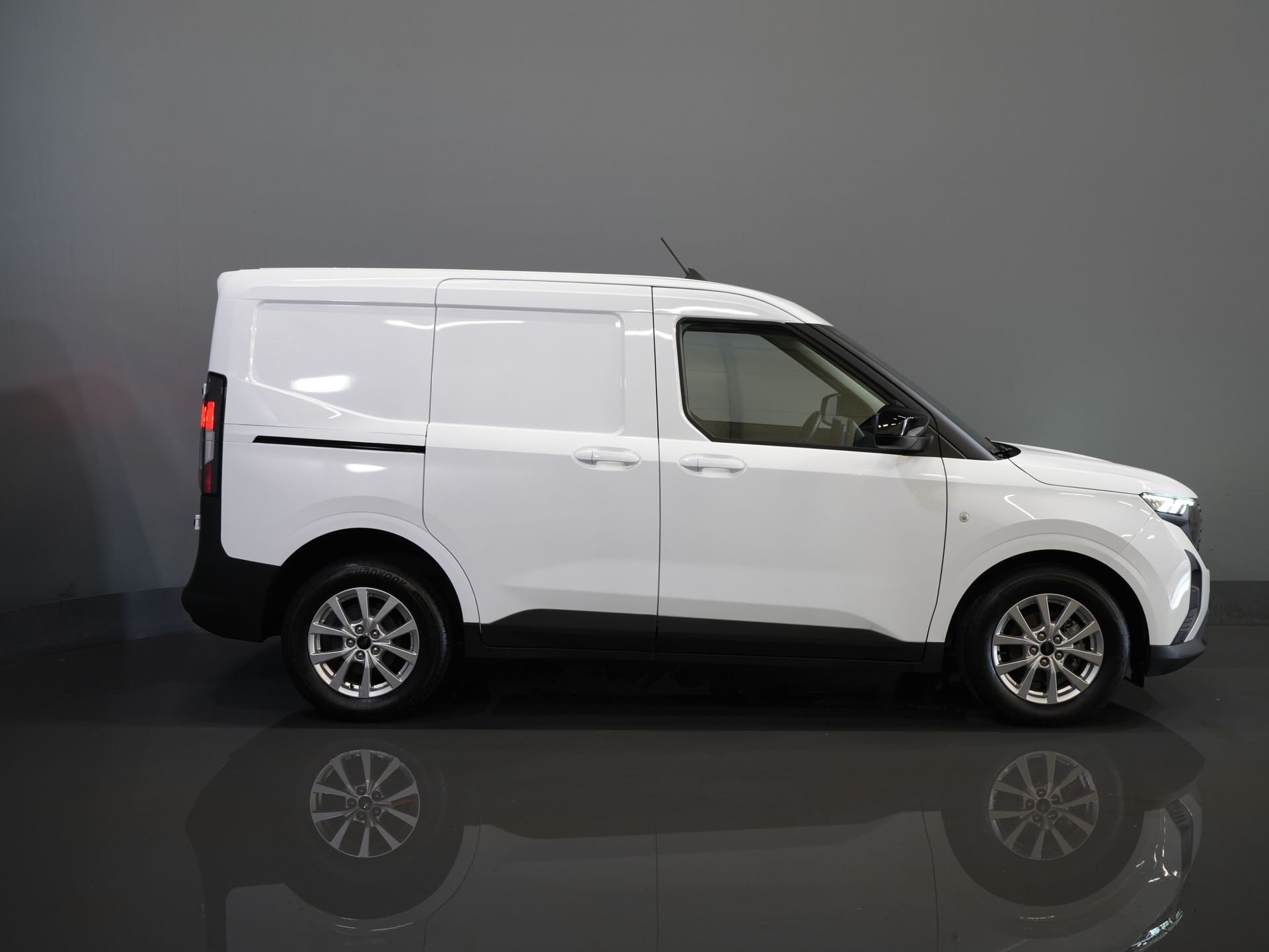 Ford Transit Courier Van 1.5 TDCI 100 к.с. Trend Carplay/ Віртуальний кокпіт/ Камера/ PDC/ LMV/ Круїз/ Клімат