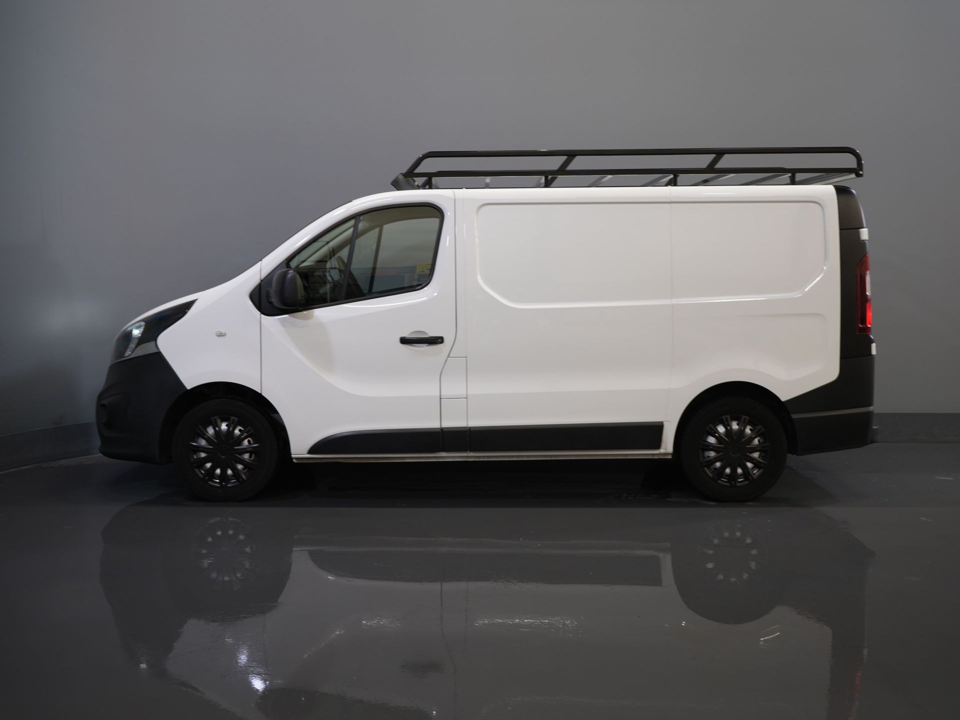 Opel Vivaro Bestelbus 1.6 CDTI NL Auto/ 3 Pers./ Carplay/ Airco/ Imperiaal/ Camera/ Cruise/ Betimmerd/ Inrichting/ Radio