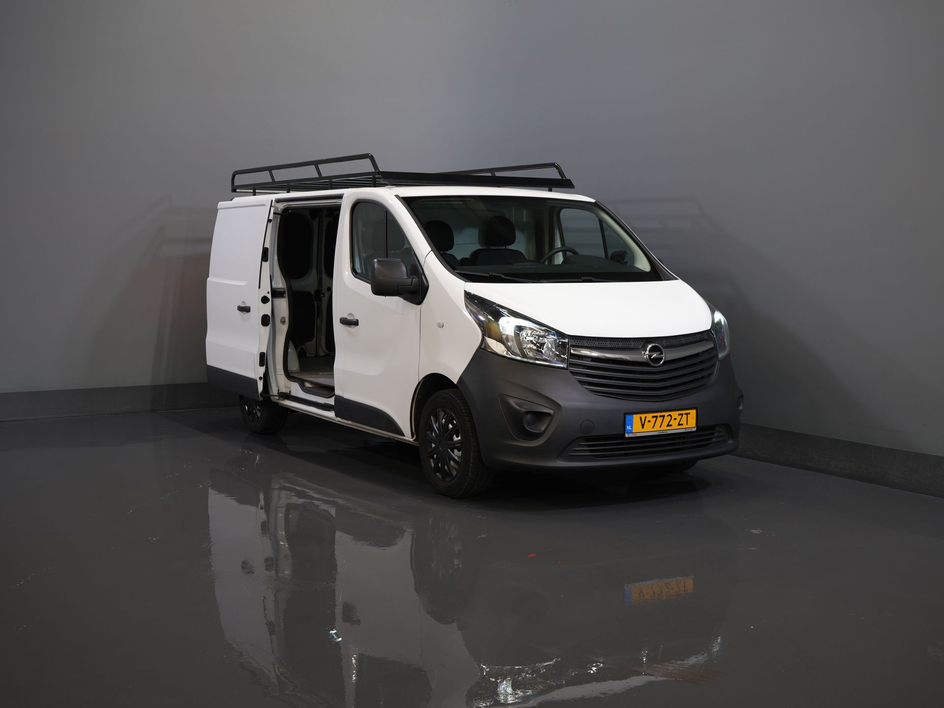 Opel Vivaro Bestelbus 1.6 CDTI NL Auto/ 3 Pers./ Carplay/ Airco/ Imperiaal/ Camera/ Cruise/ Betimmerd/ Inrichting/ Radio