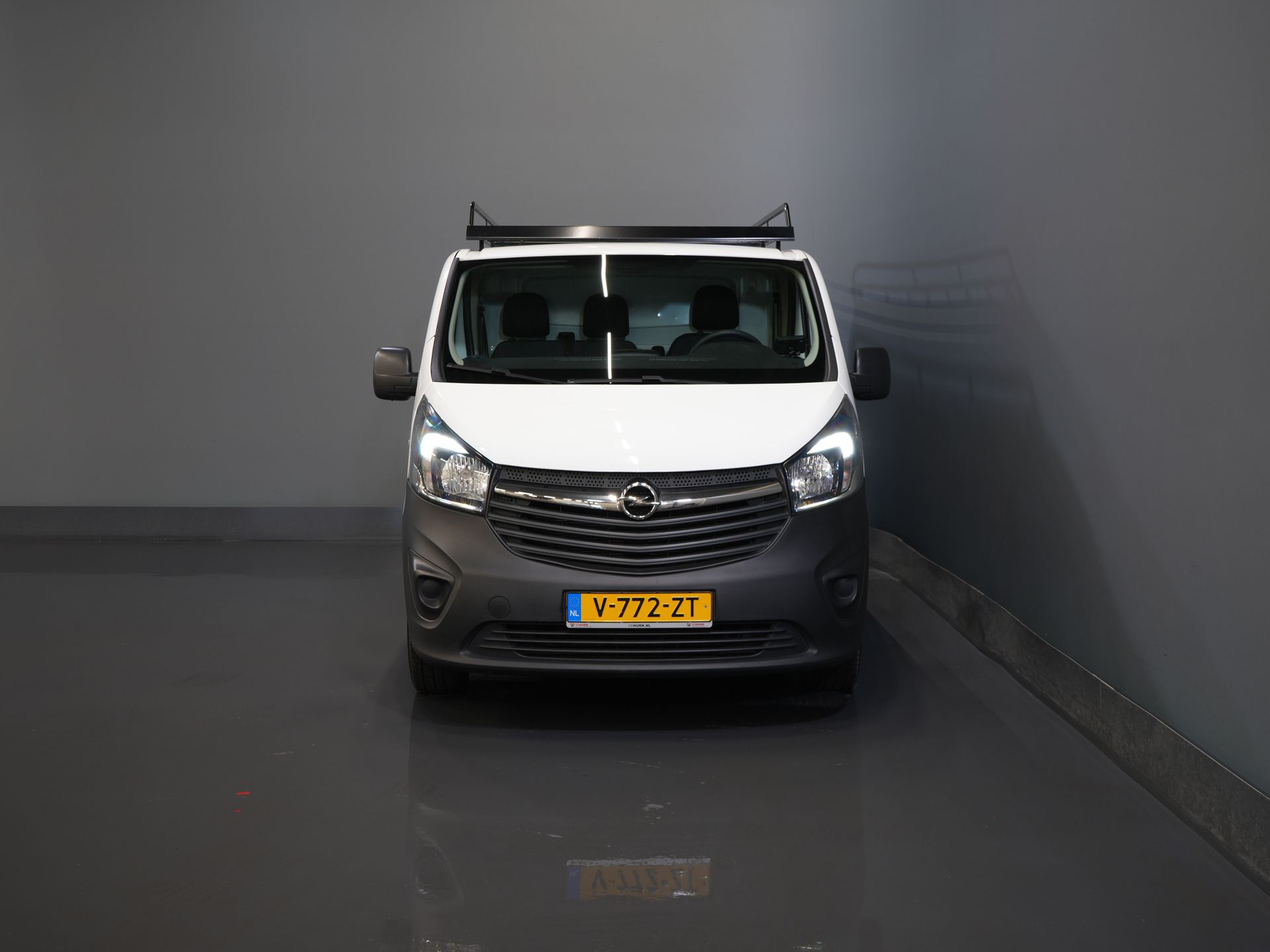 Opel Vivaro Bestelbus 1.6 CDTI NL Auto/ 3 Pers./ Carplay/ Airco/ Imperiaal/ Camera/ Cruise/ Betimmerd/ Inrichting/ Radio